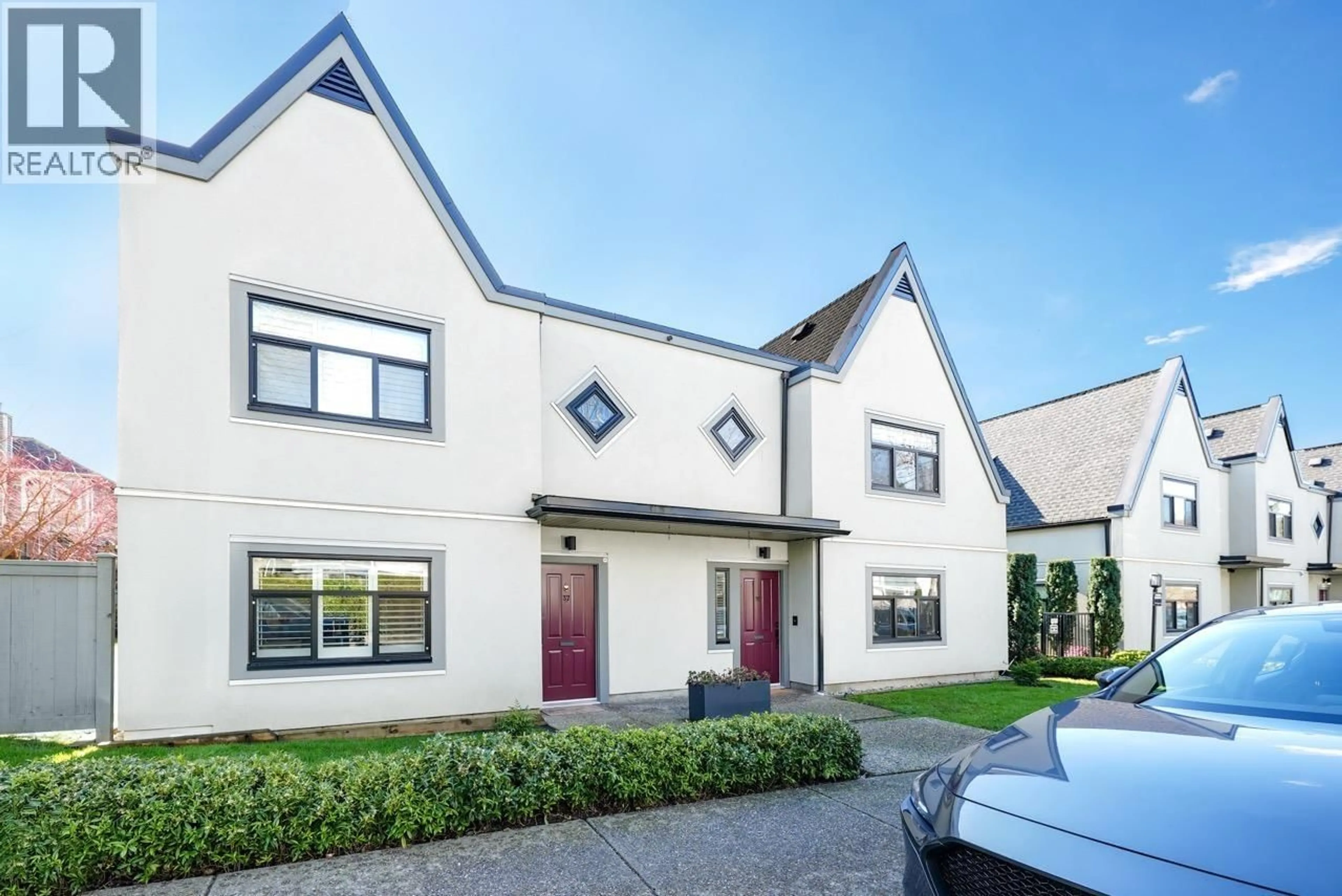 Unknown for 38 - 889 TOBRUCK AVENUE, North Vancouver British Columbia V7P1V9