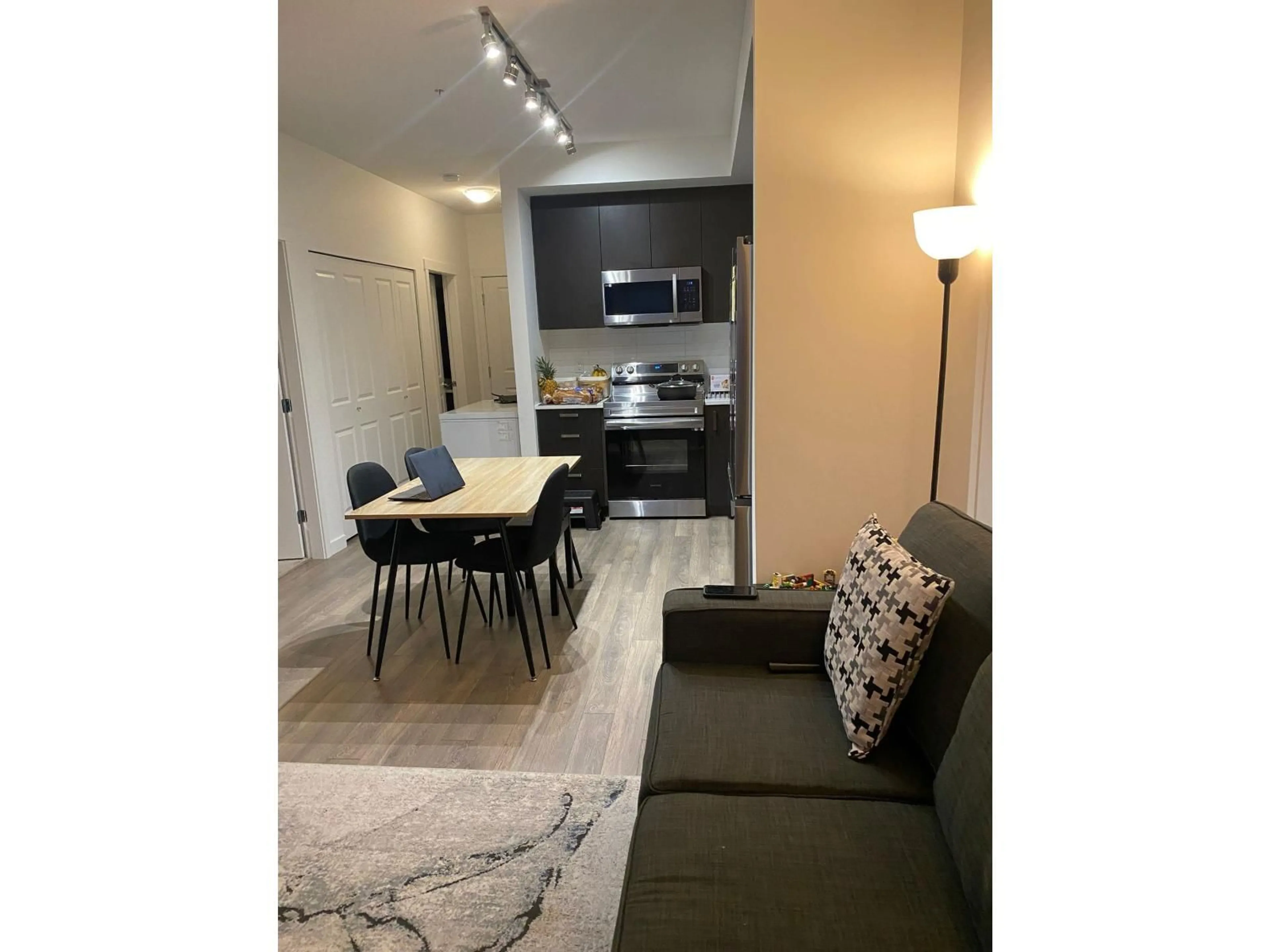 Open concept kitchen, unknown for 202 - 15848 FRASER HIGHWAY, Surrey British Columbia V4N6X6