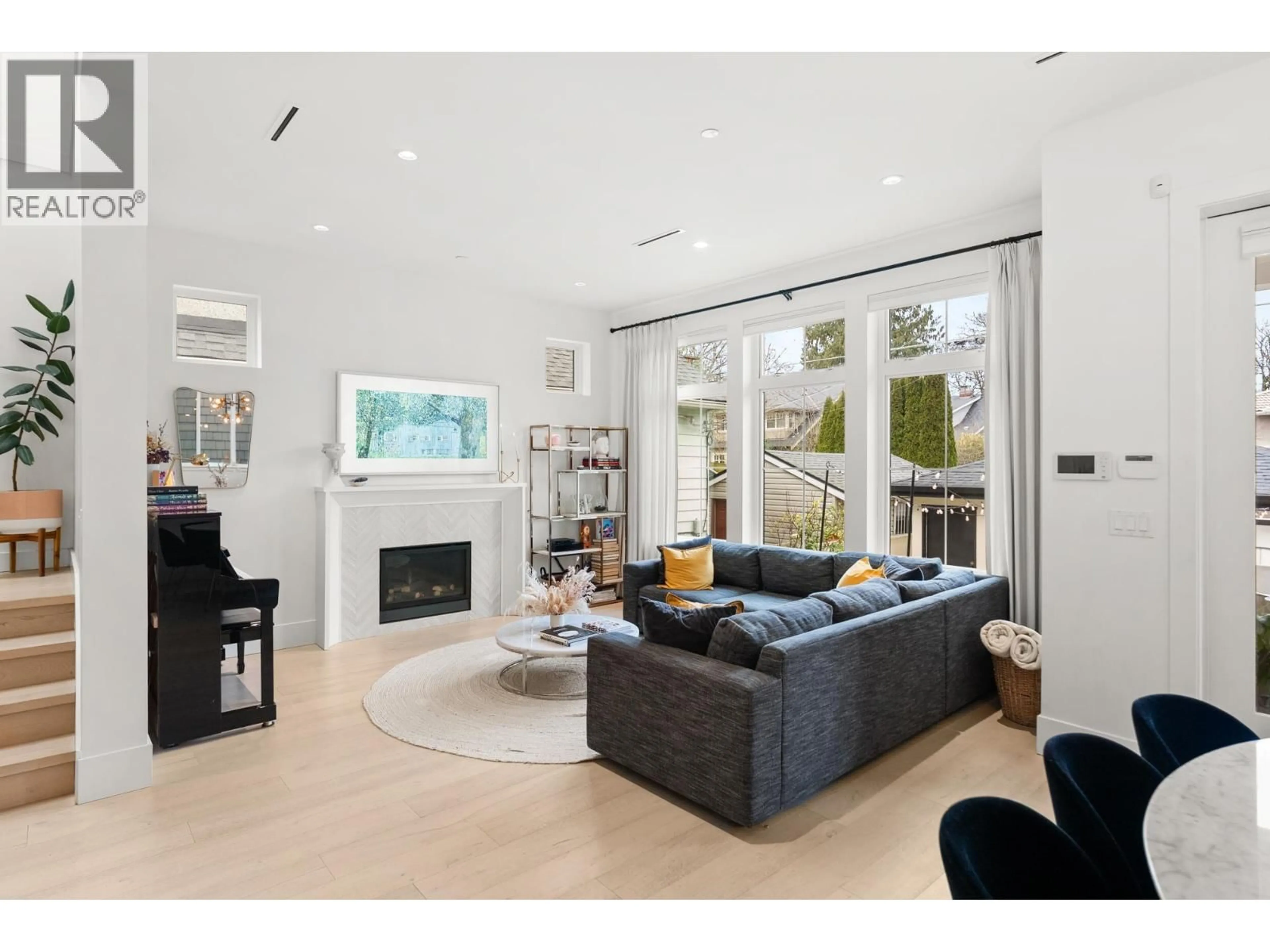 Living room with furniture, unknown for 3123 16TH AVENUE, Vancouver British Columbia V6K3C9