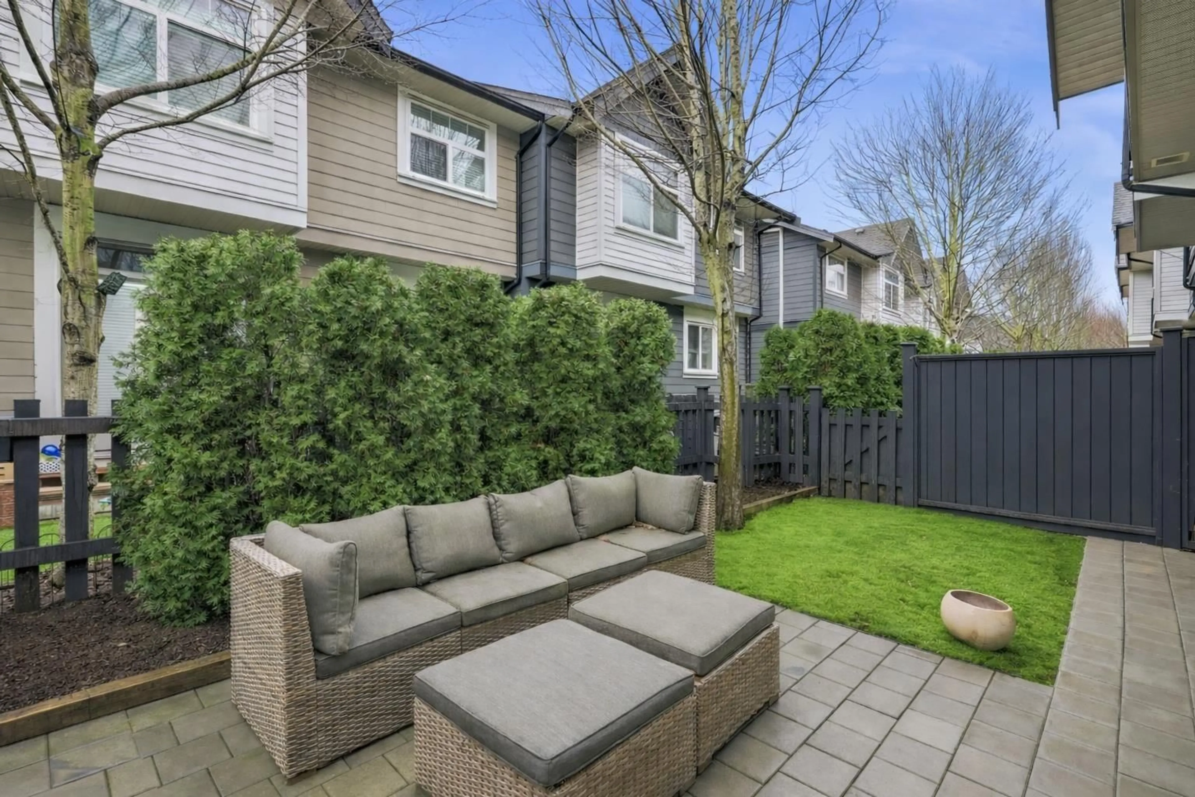 Patio, street for 39 - 7665 209 STREET, Langley British Columbia V2Y0V2