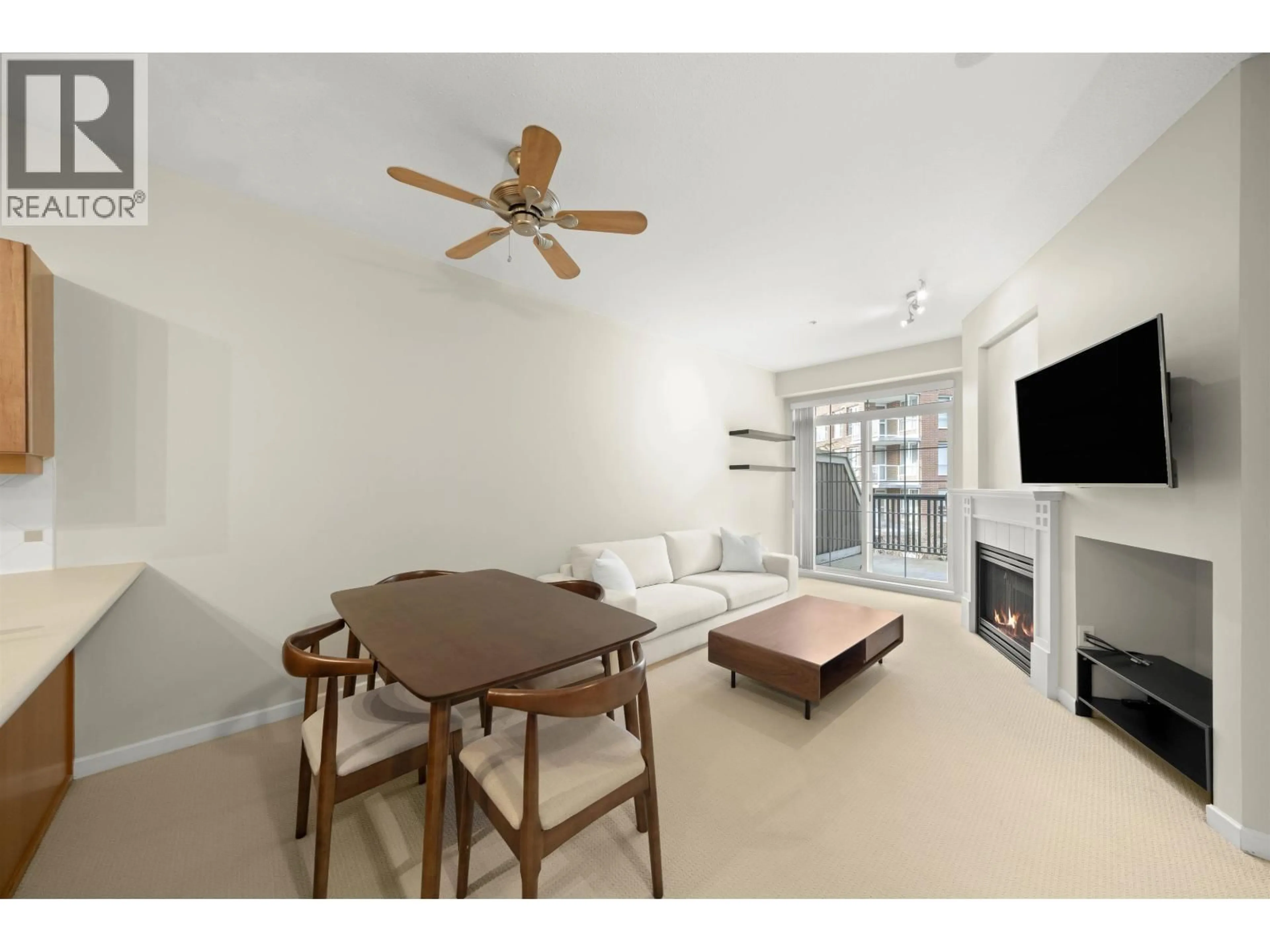 Living room with furniture, unknown for 405 - 5605 HAMPTON PLACE, Vancouver British Columbia V6T2H2