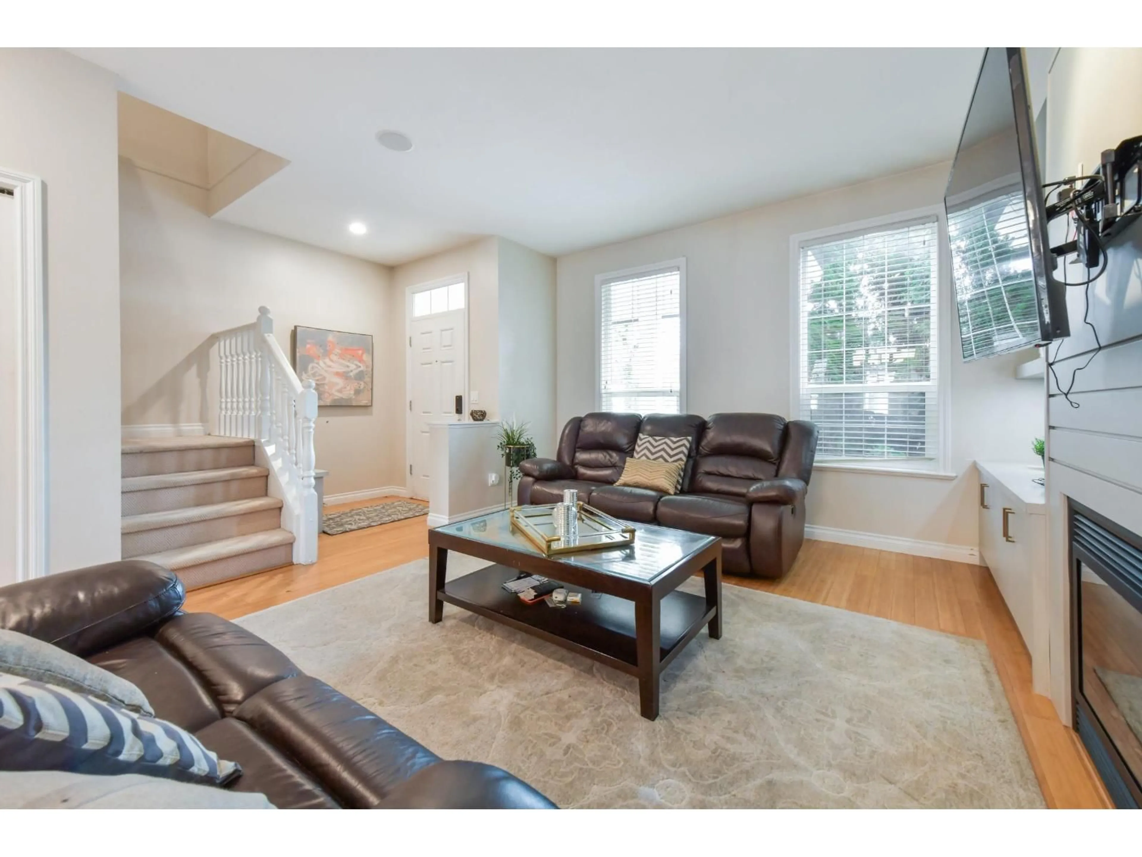 Living room with furniture, unknown for 18043 70 AVENUE, Surrey British Columbia V3S6X3