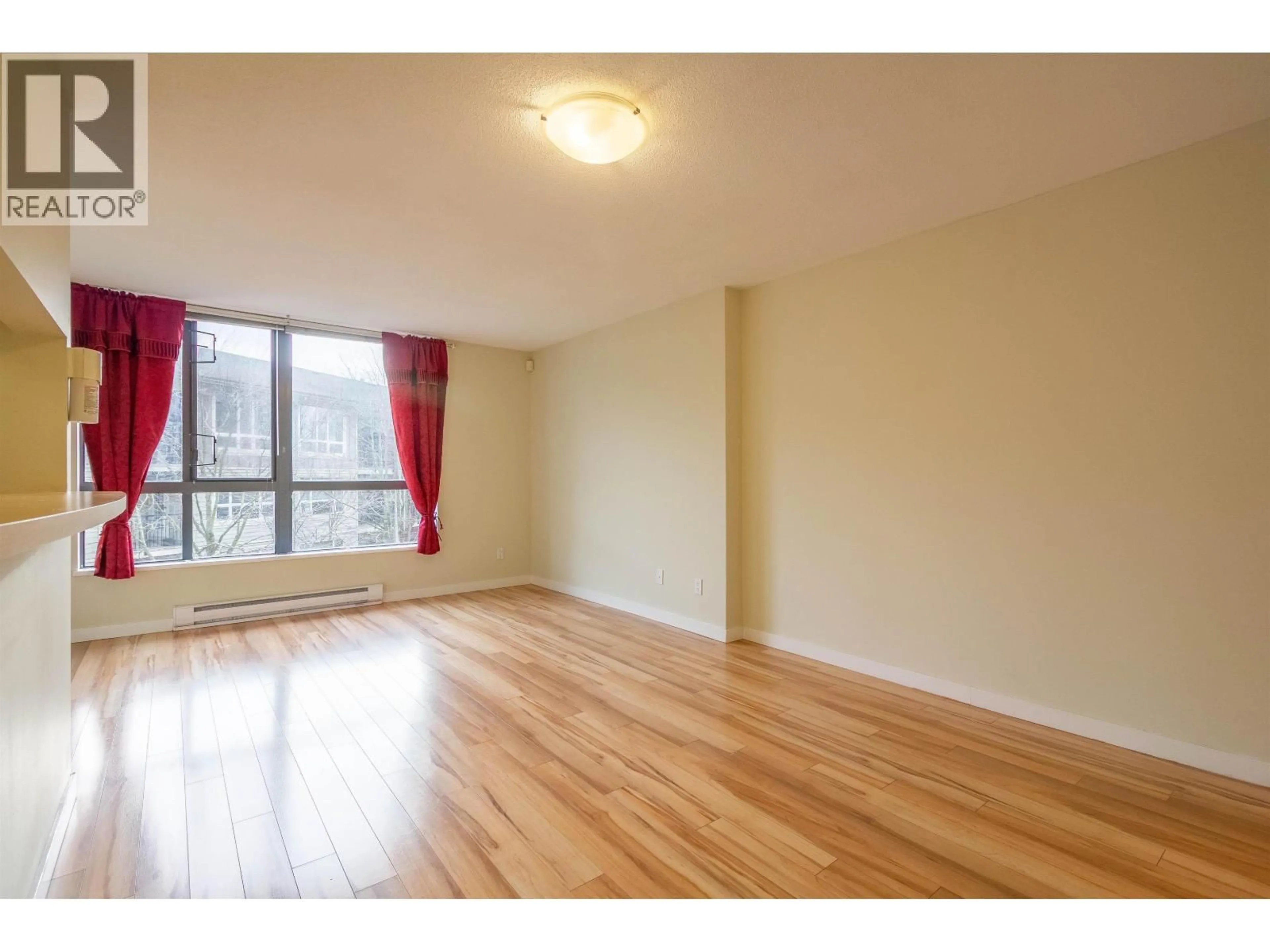 A pic of a room for 305 - 3588 CROWLEY DRIVE, Vancouver British Columbia V5R6H3