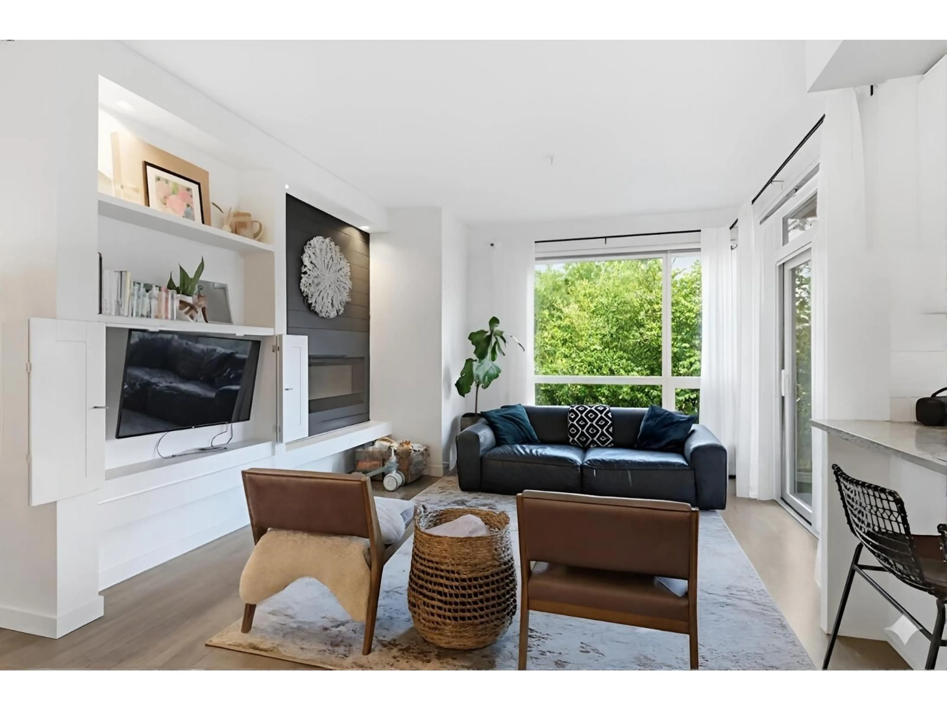 Living room with furniture, unknown for 116 - 2238 WHATCOM ROAD, Abbotsford British Columbia V3G0E6