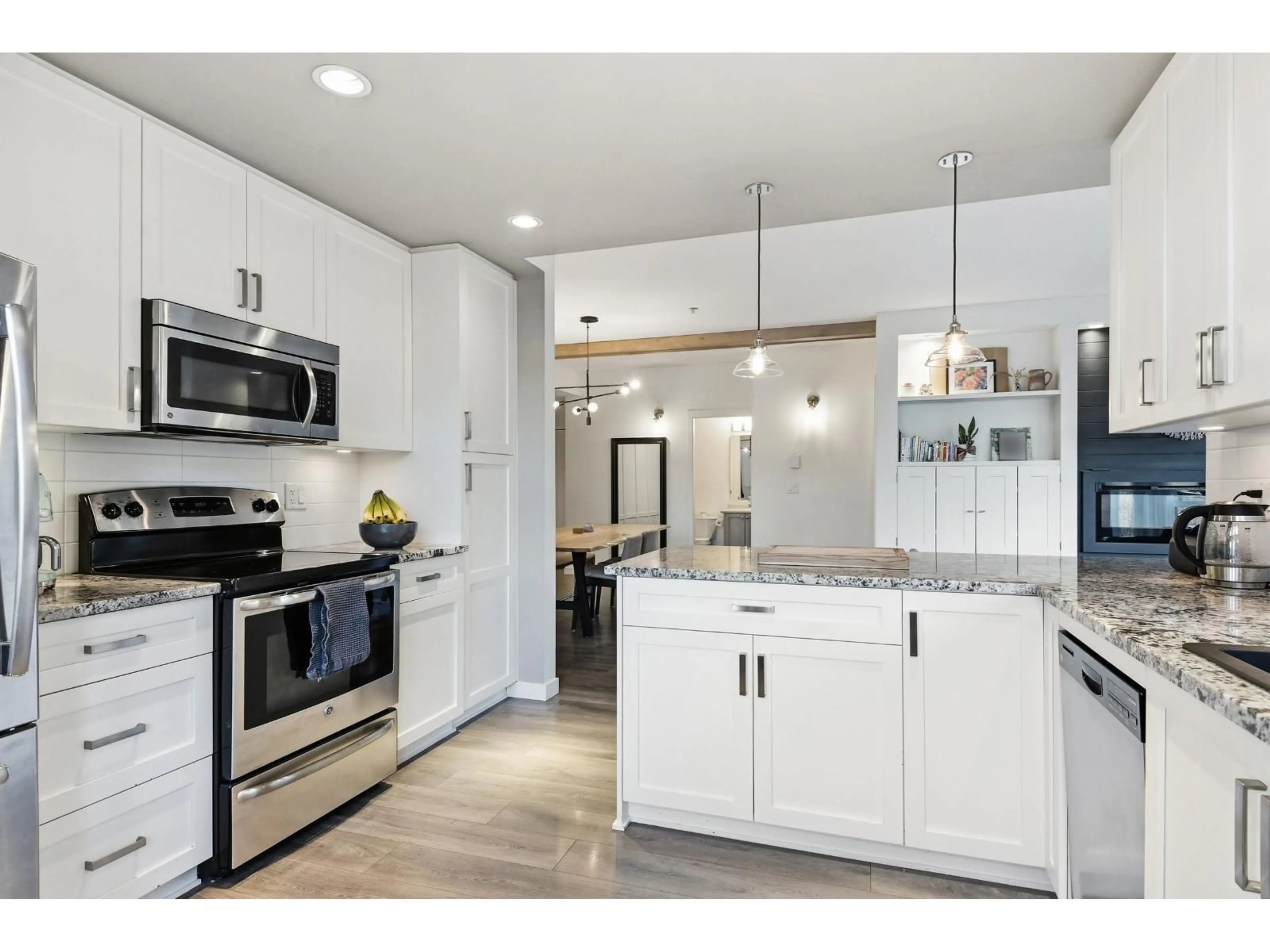 Open concept kitchen, unknown for 116 - 2238 WHATCOM ROAD, Abbotsford British Columbia V3G0E6
