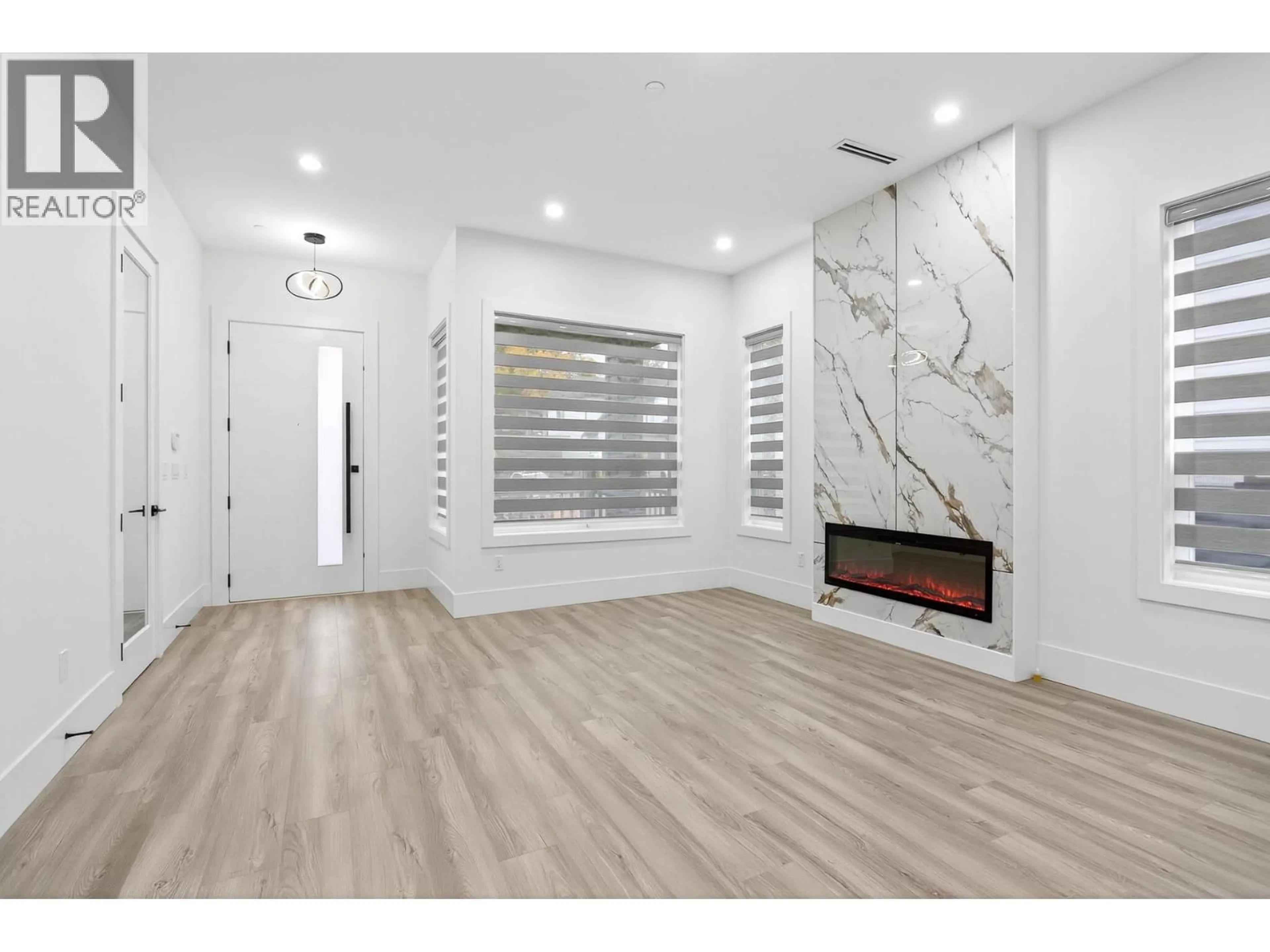 Indoor entryway for 13178 236B STREET, Maple Ridge British Columbia V4R0J1