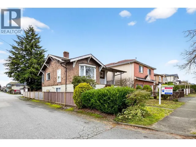 2284 45TH AVENUE, Vancouver 3
