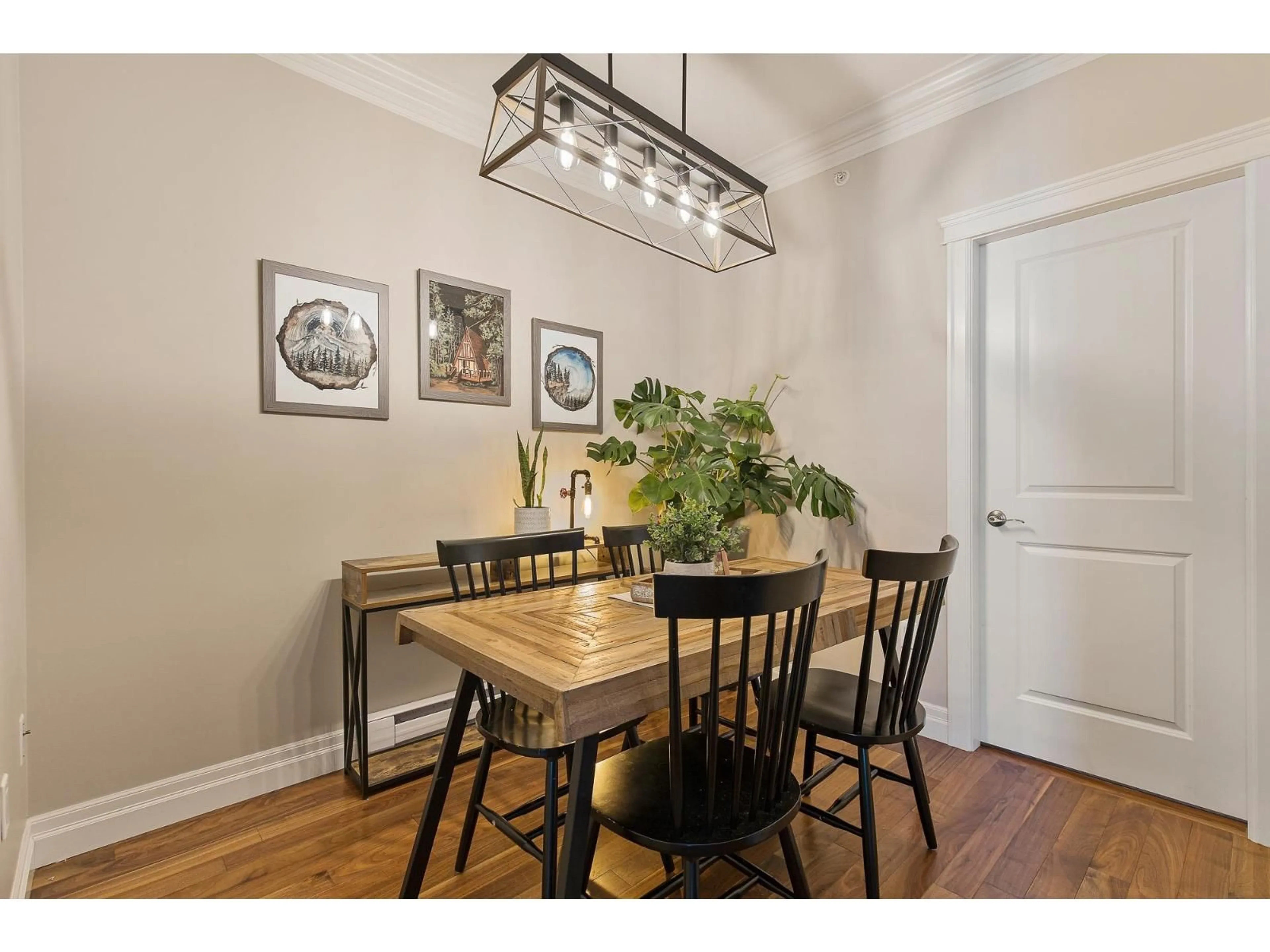 Dining room, wood/laminate floor for 408B - 45595 TAMIHI WAY, Chilliwack British Columbia V2R0G3