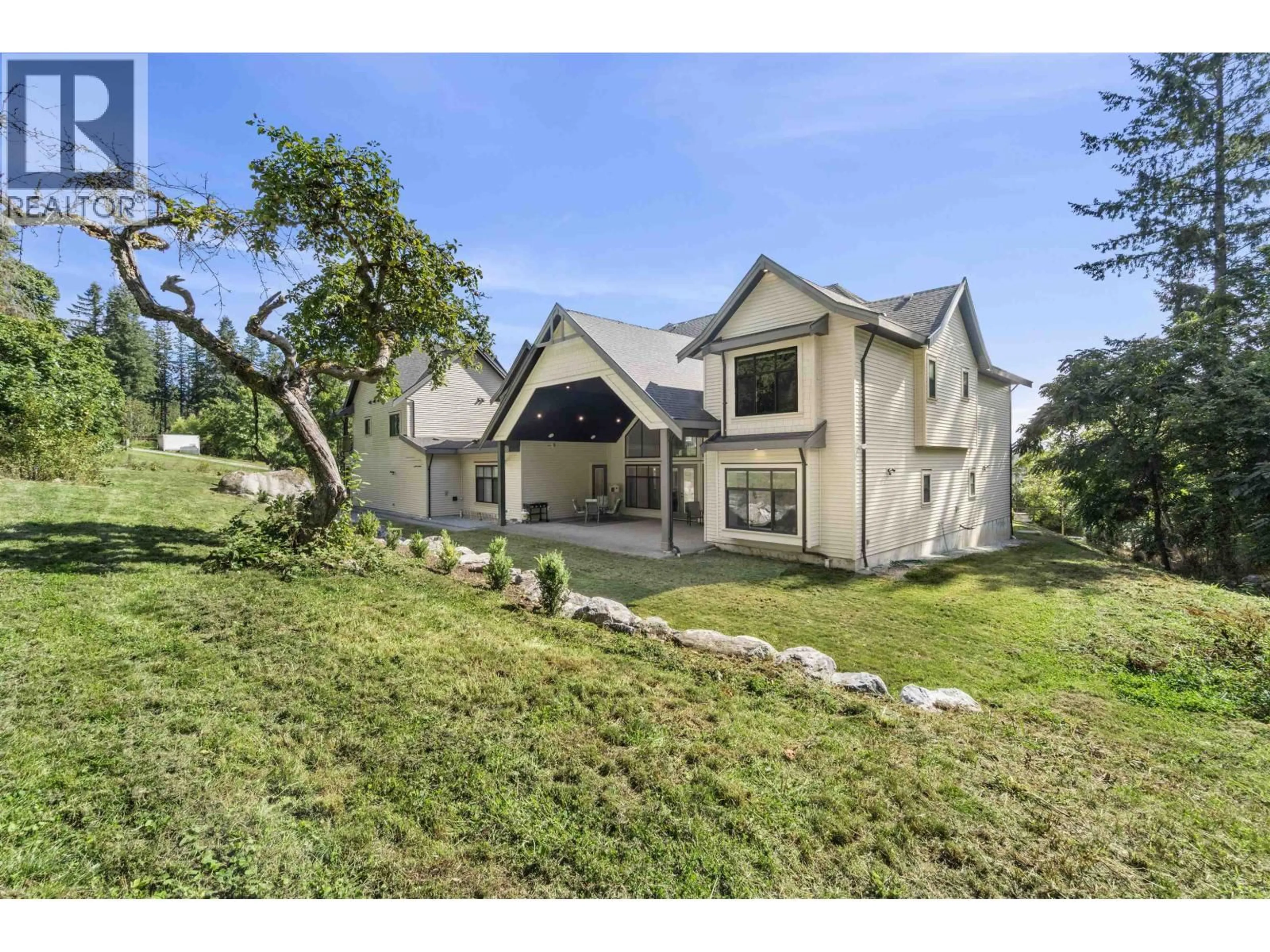 A pic from outside/outdoor area/front of a property/back of a property/a pic from drone, unknown for 27107 RIVER ROAD, Maple Ridge British Columbia V2W1M4