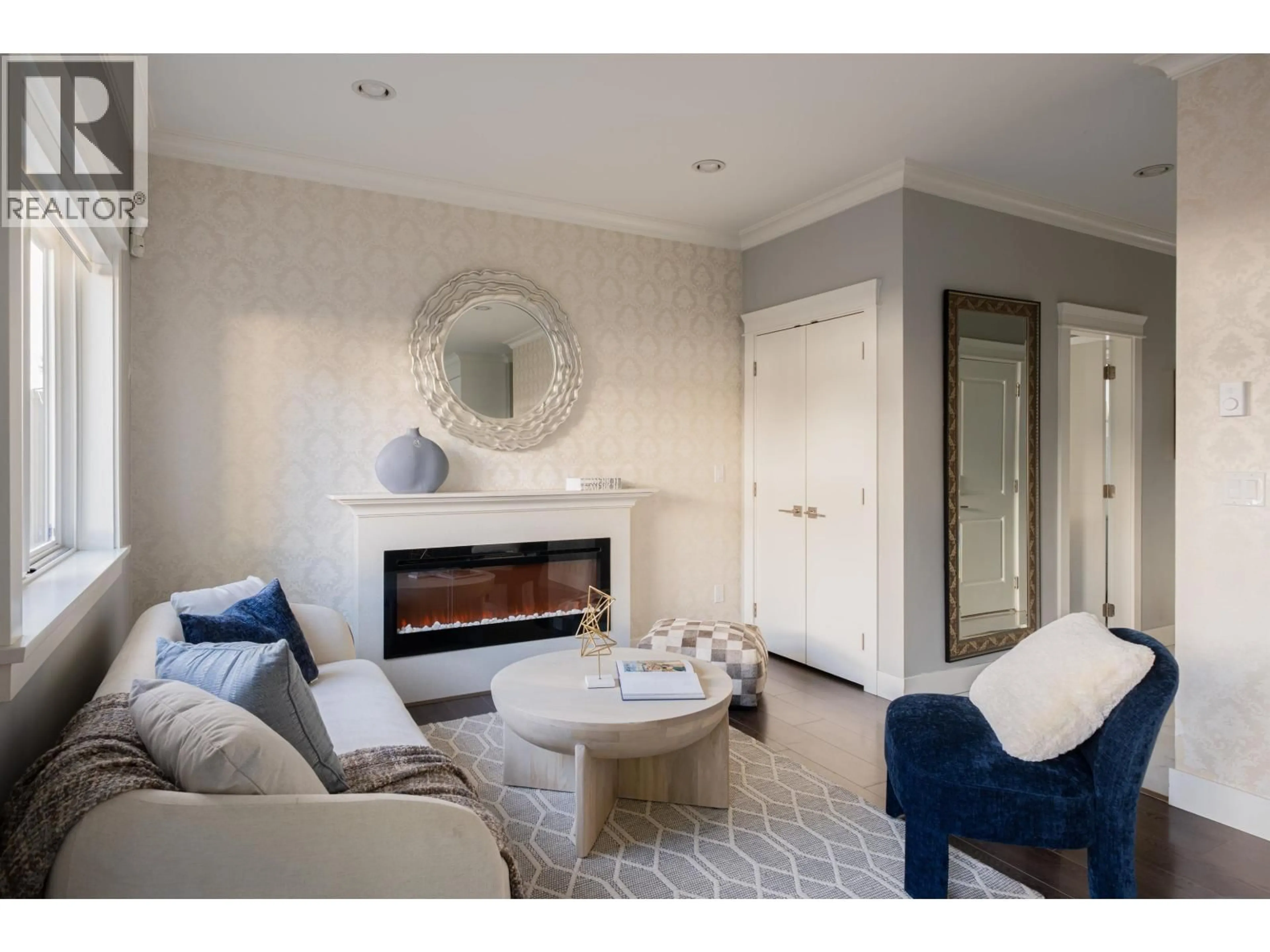 Living room with furniture, unknown for 5 - 9451 WILLIAMS ROAD, Richmond British Columbia V7A1G8