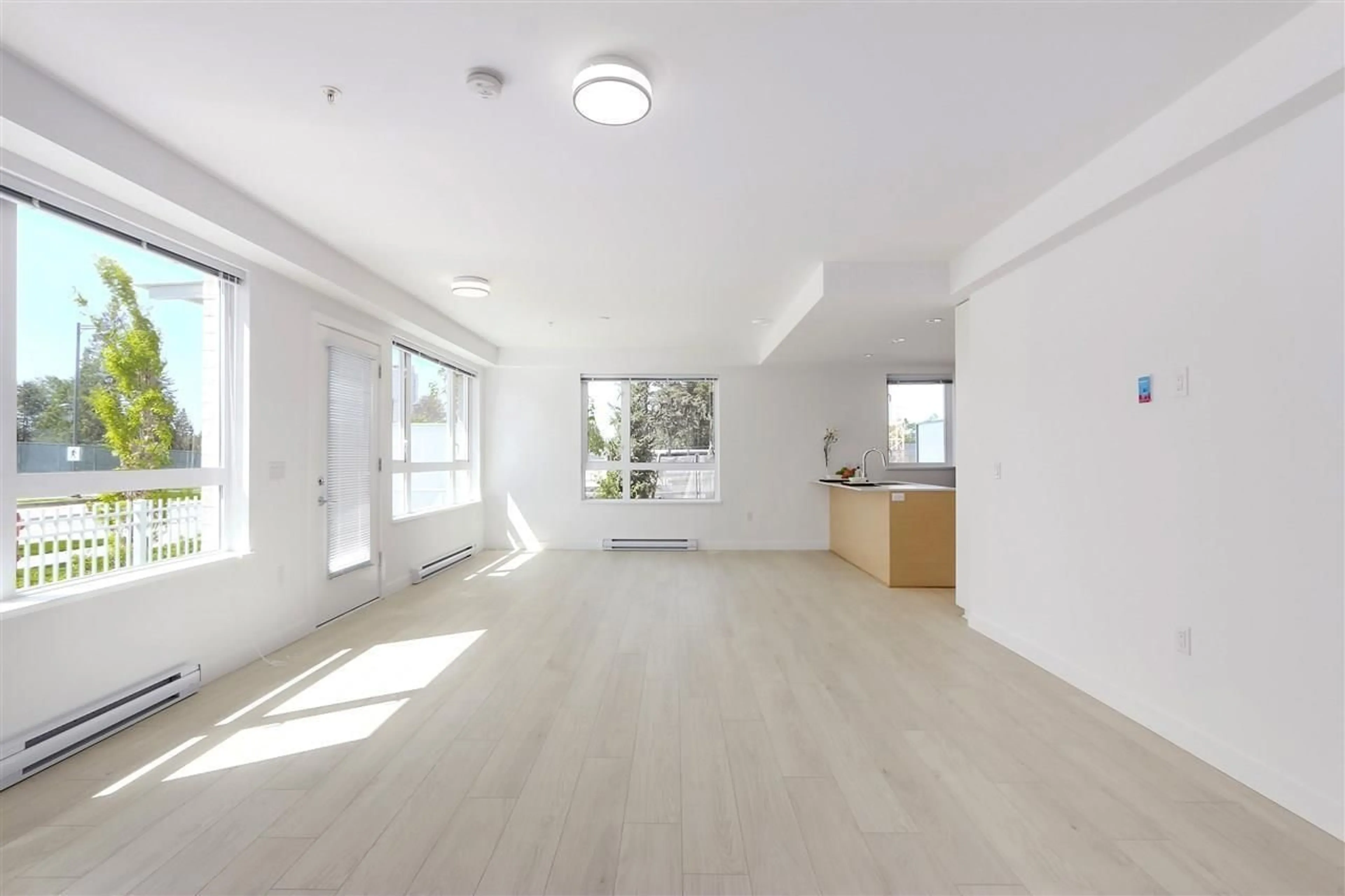 Unknown for TH1 - 13963 105 BOULEVARD, Surrey British Columbia V3T0M9