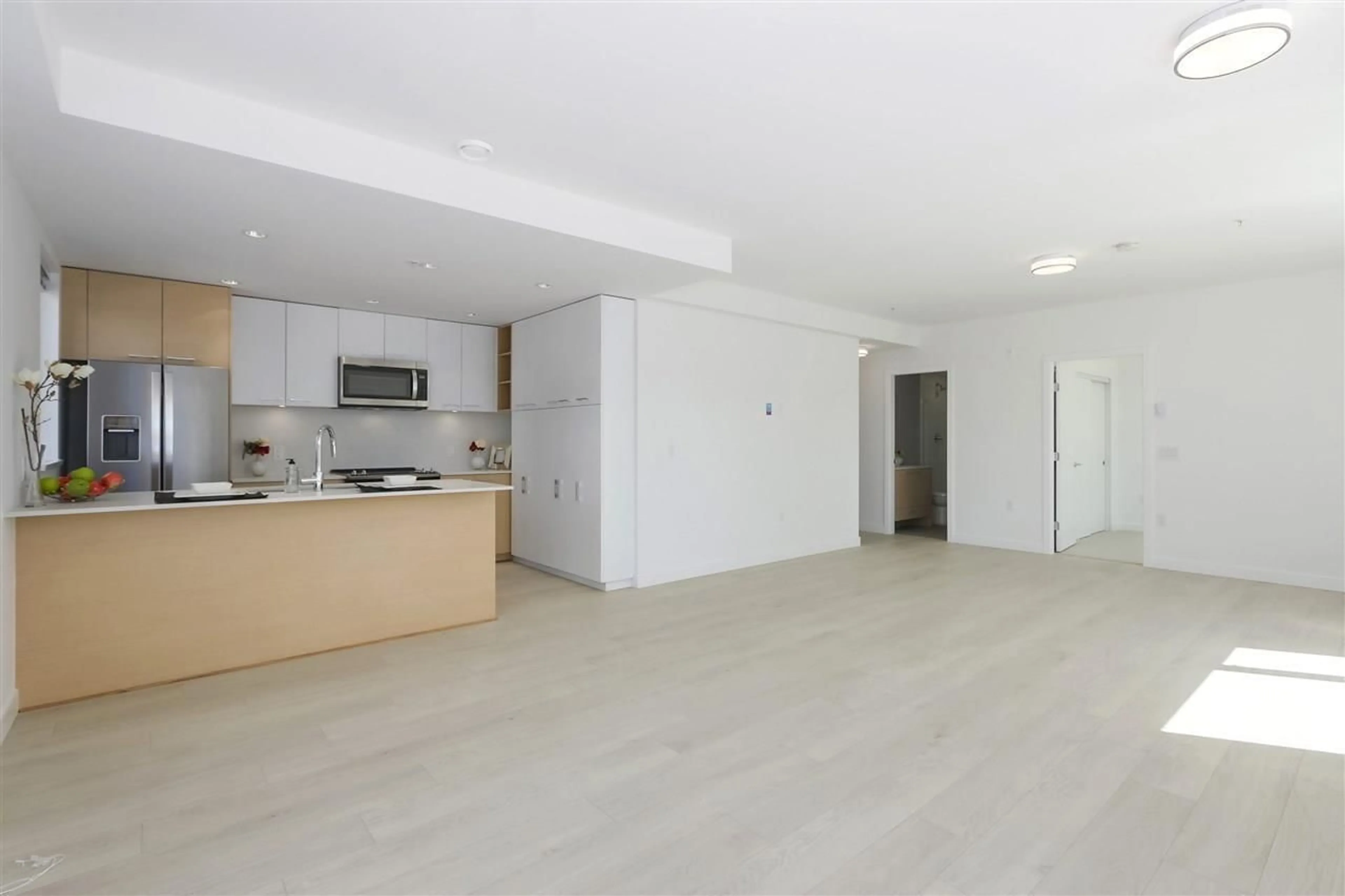 A pic of a room for TH1 - 13963 105 BOULEVARD, Surrey British Columbia V3T0M9