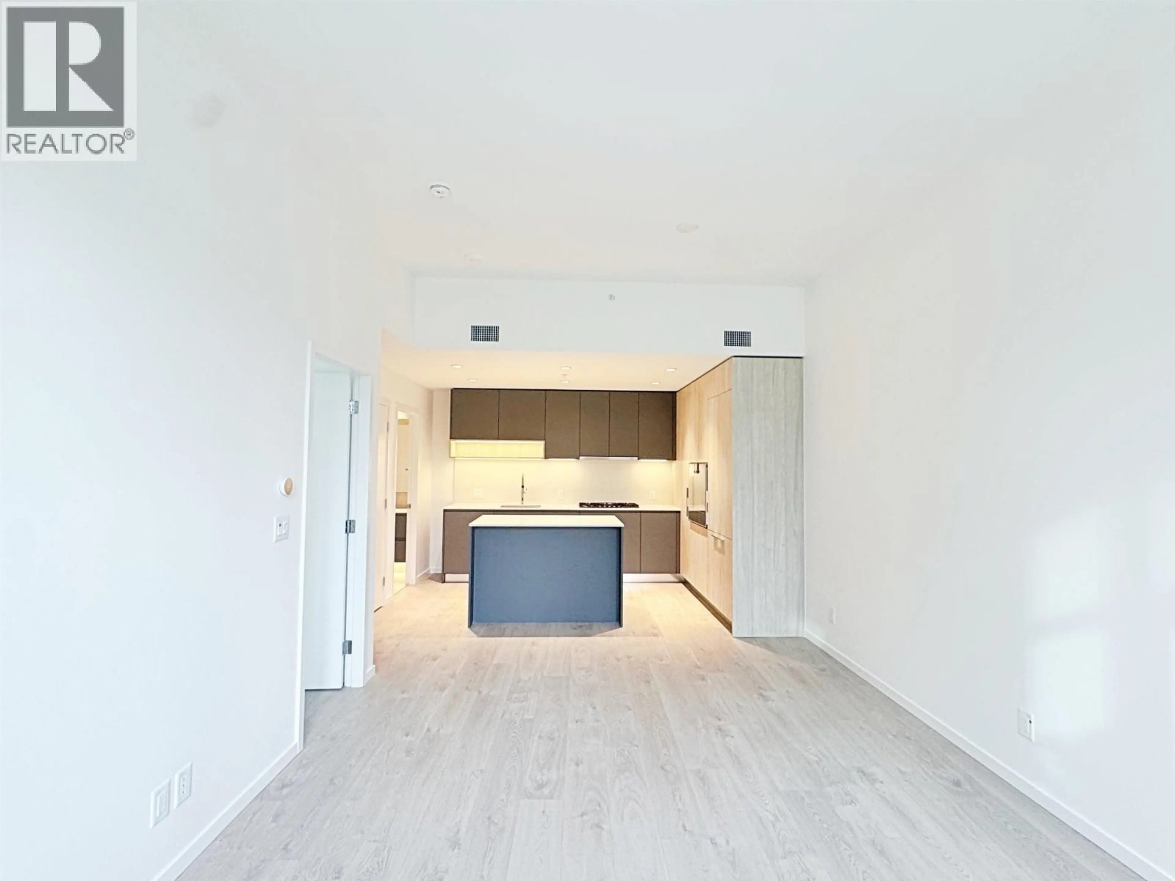 Unknown for 2 - 6200 MINORU BOULEVARD, Richmond British Columbia V6Y0M9