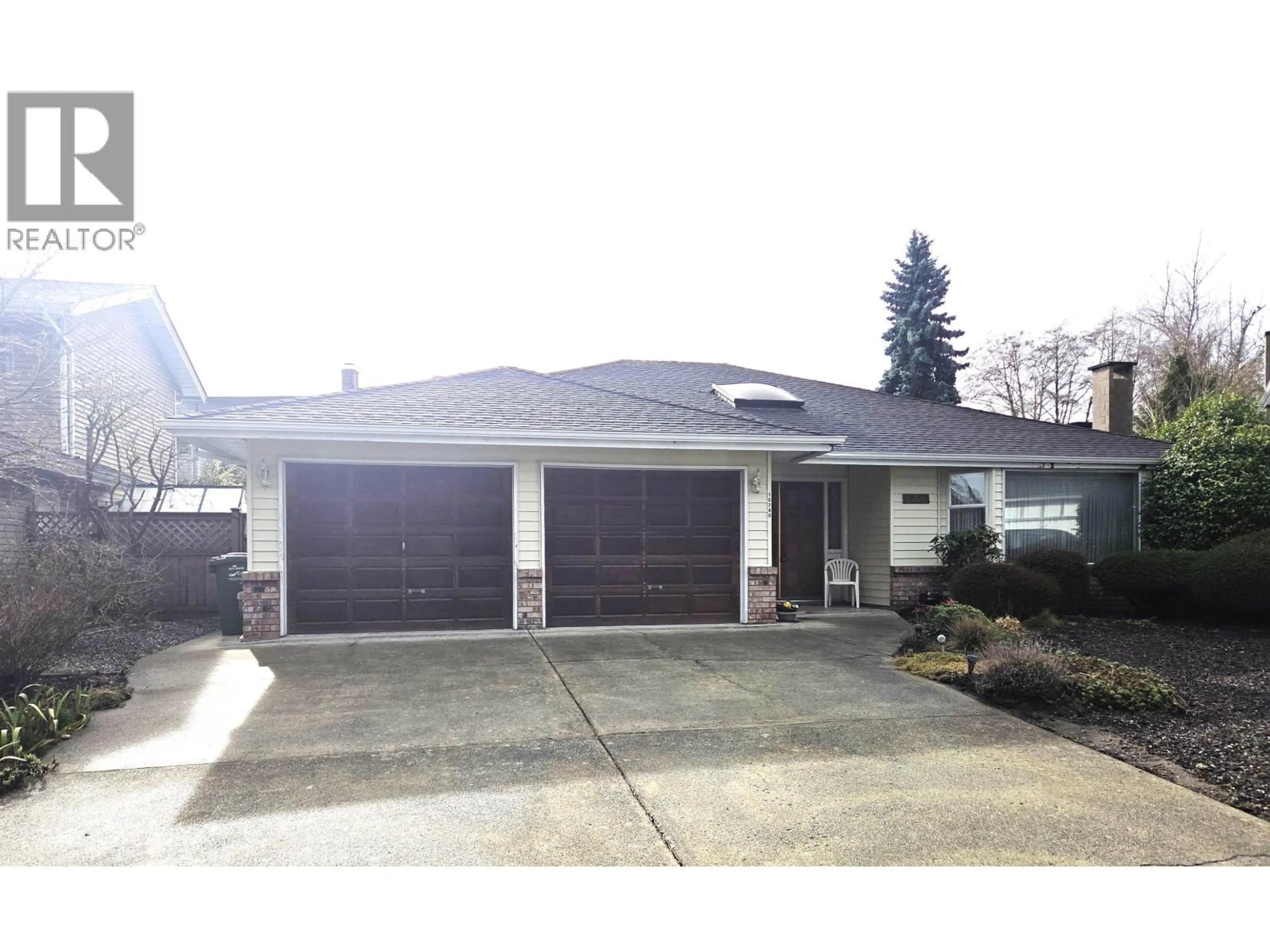 Indoor garage for 10740 AGASSIZ COURT, Richmond British Columbia V7A4K2