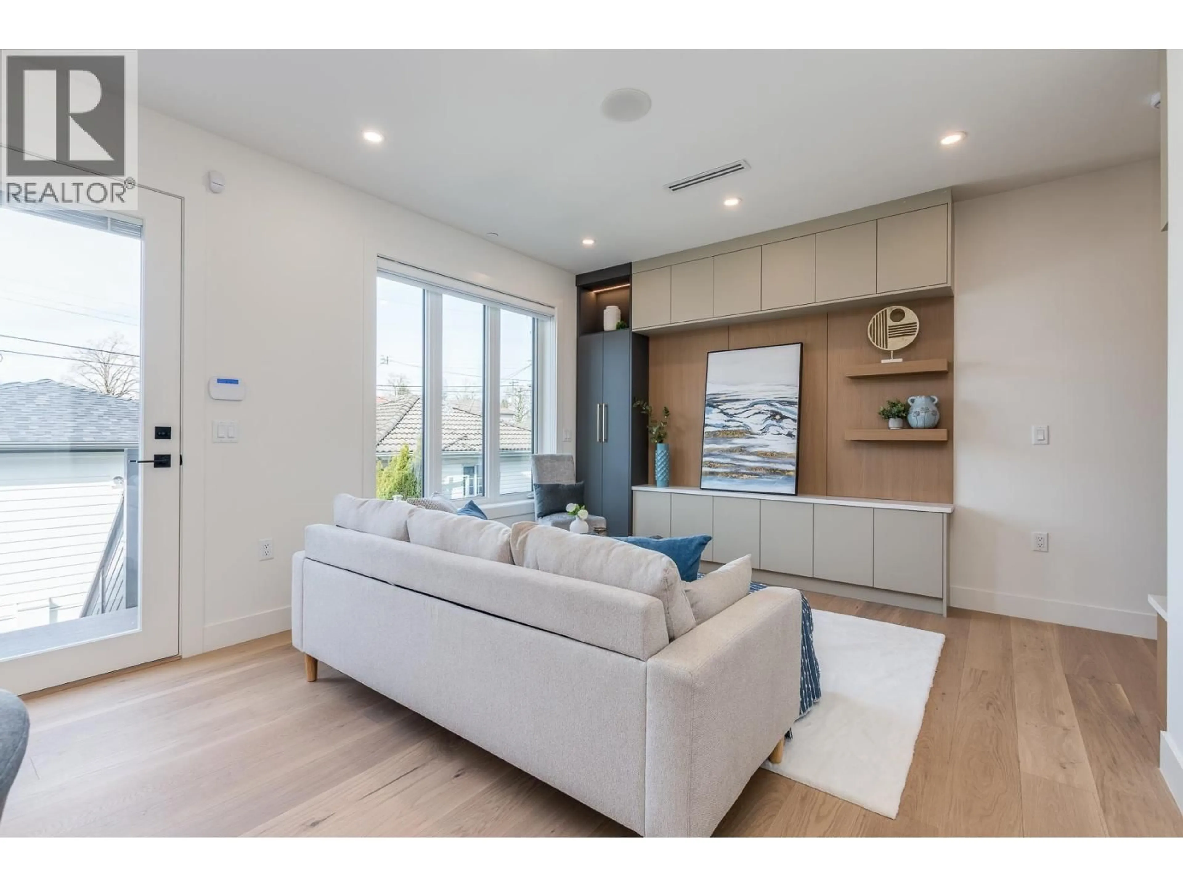 Living room with furniture, unknown for 1 - 2263 35TH AVENUE, Vancouver British Columbia V5P1C1