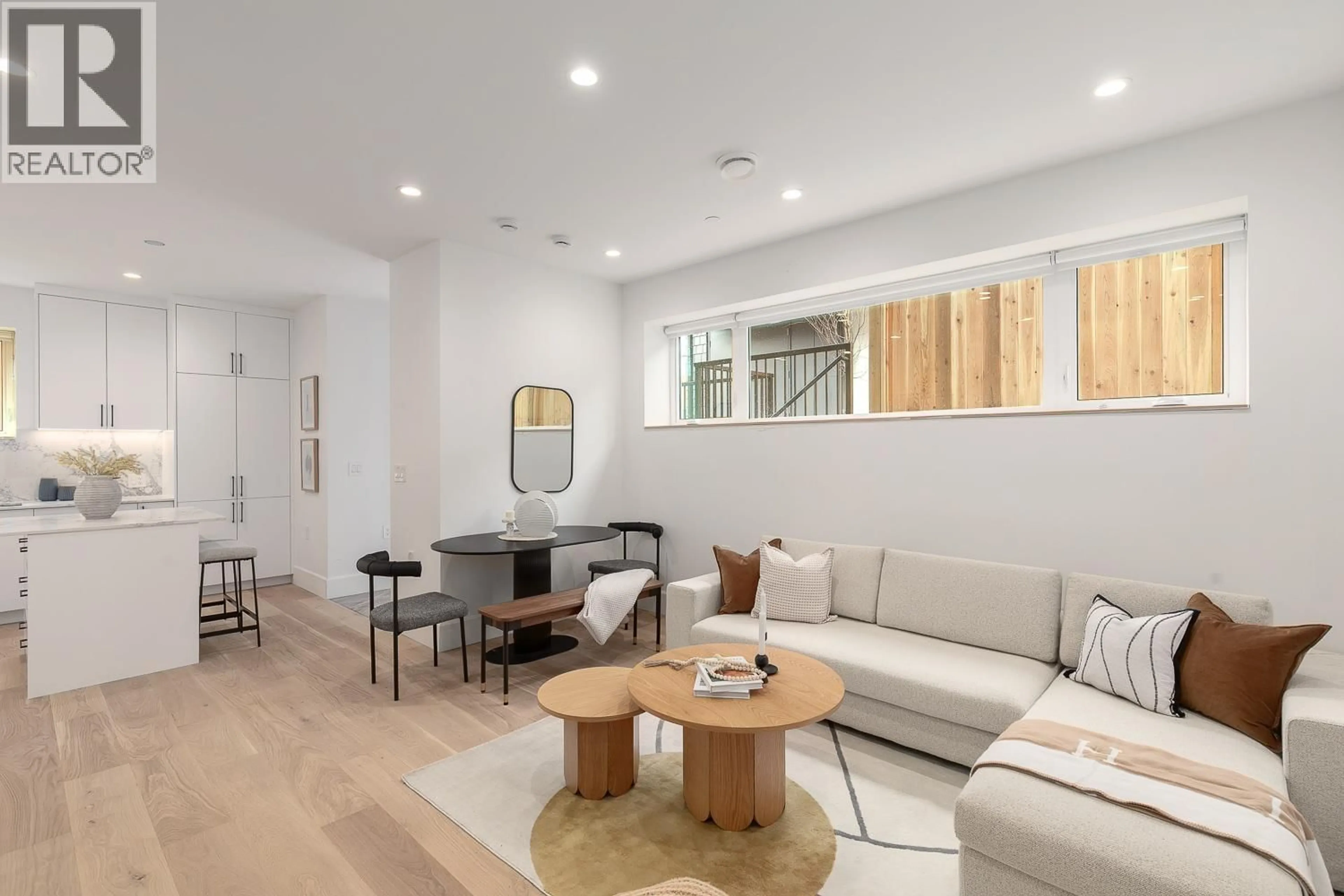 Living room with furniture, unknown for 851 19TH AVENUE, Vancouver British Columbia V5V1K6