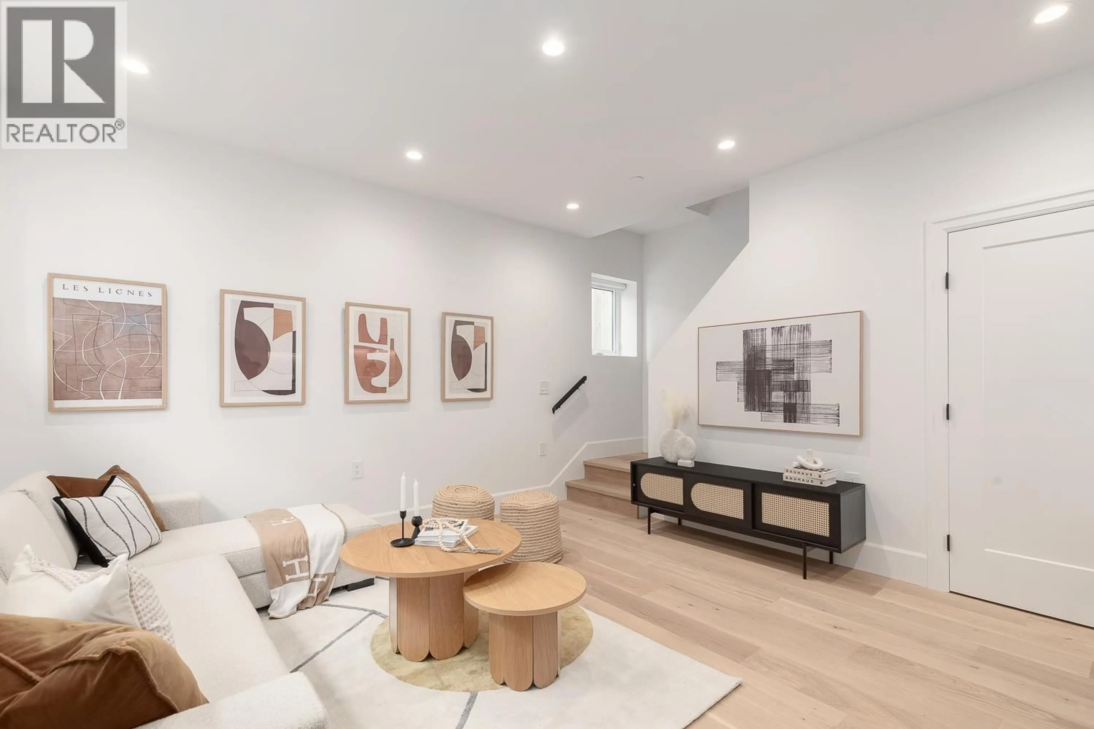 Unknown for 851 19TH AVENUE, Vancouver British Columbia V5V1K6