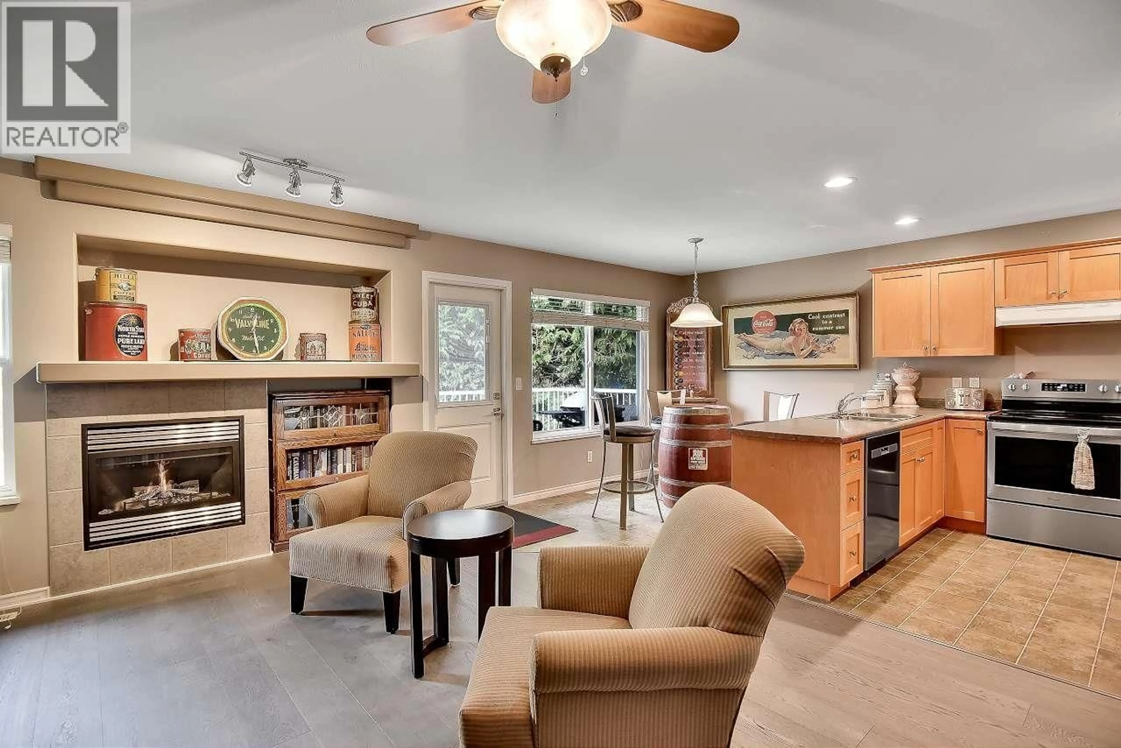 Open concept kitchen, ceramic/tile floor for 20301 OSPRING STREET, Maple Ridge British Columbia V2X1K7