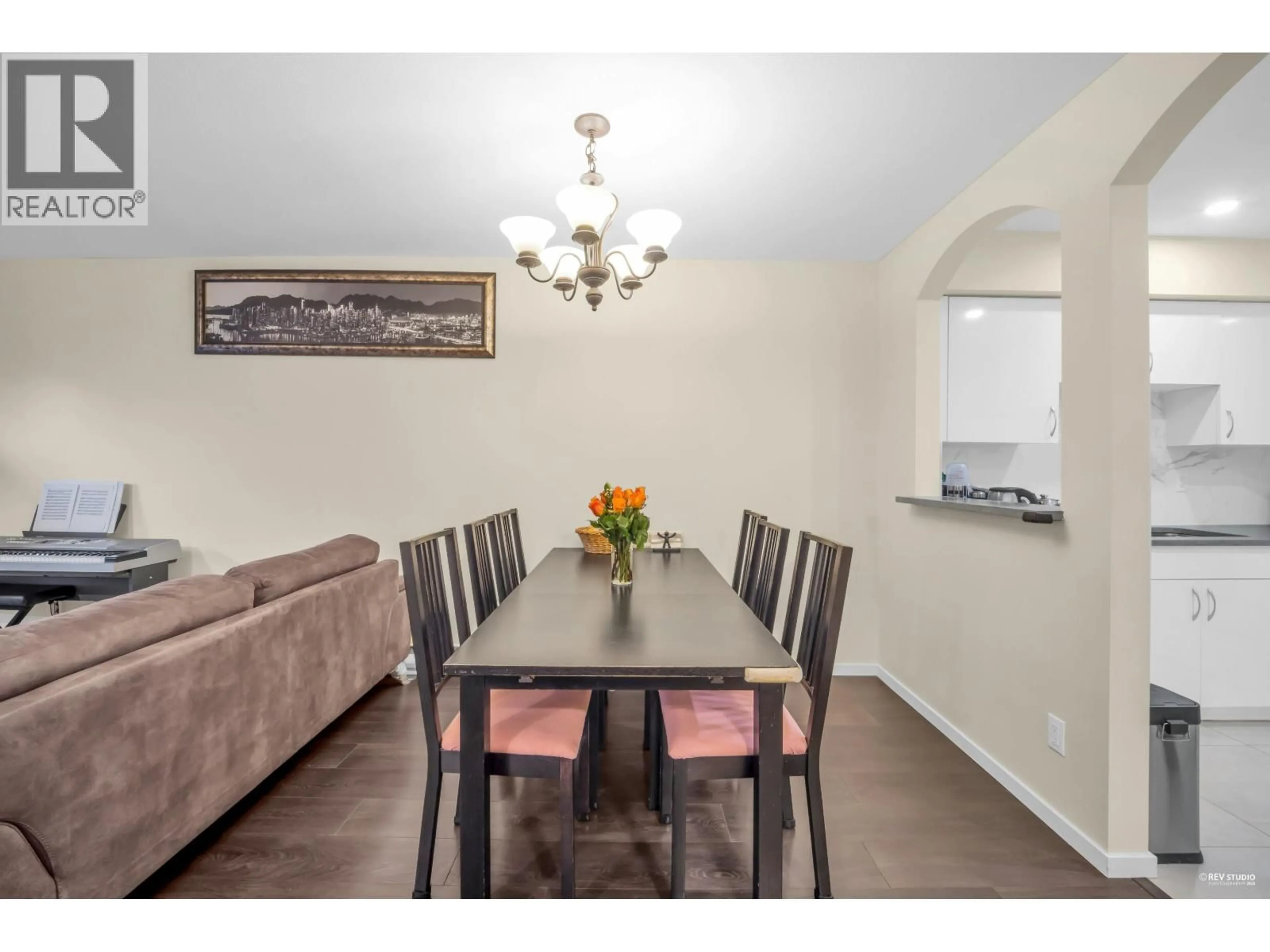Dining room, wood/laminate floor for 25 - 7488 SALISBURY AVENUE, Burnaby British Columbia V5E3A3
