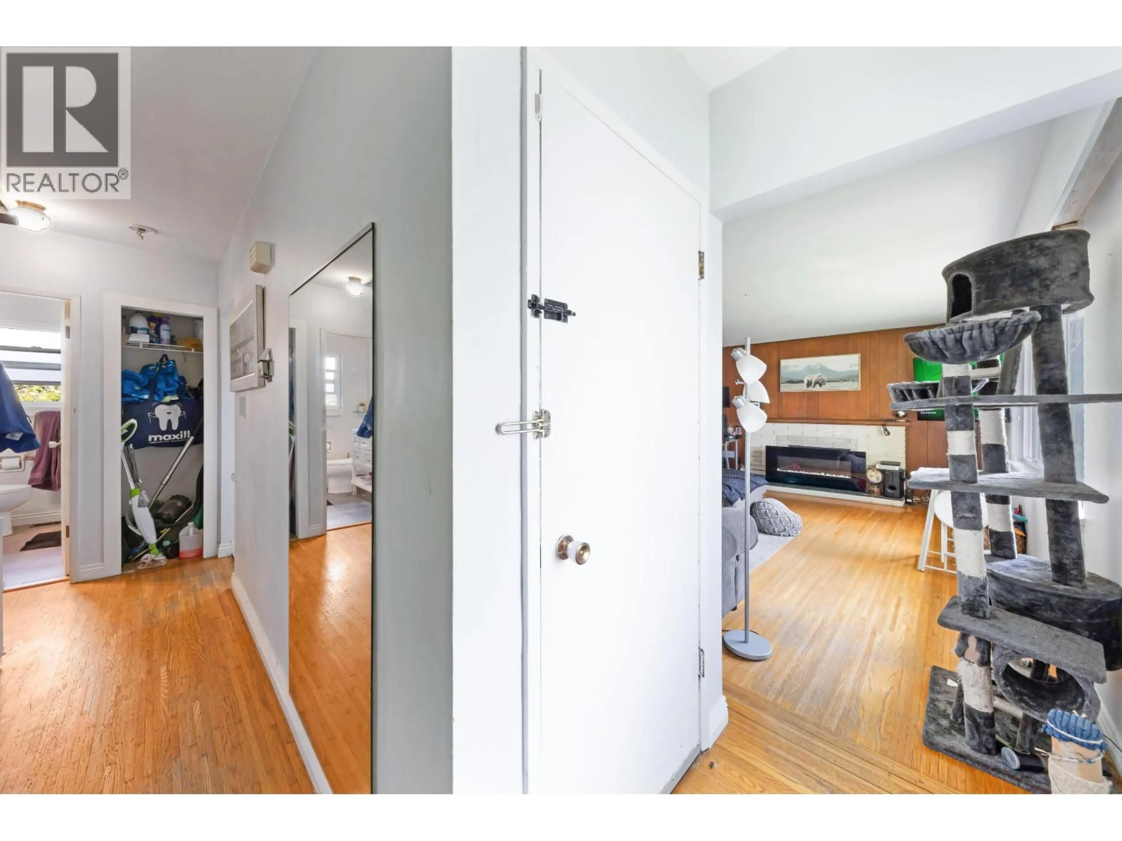 Indoor entryway for 7724 GOODLAD STREET, Burnaby British Columbia V5E2H6