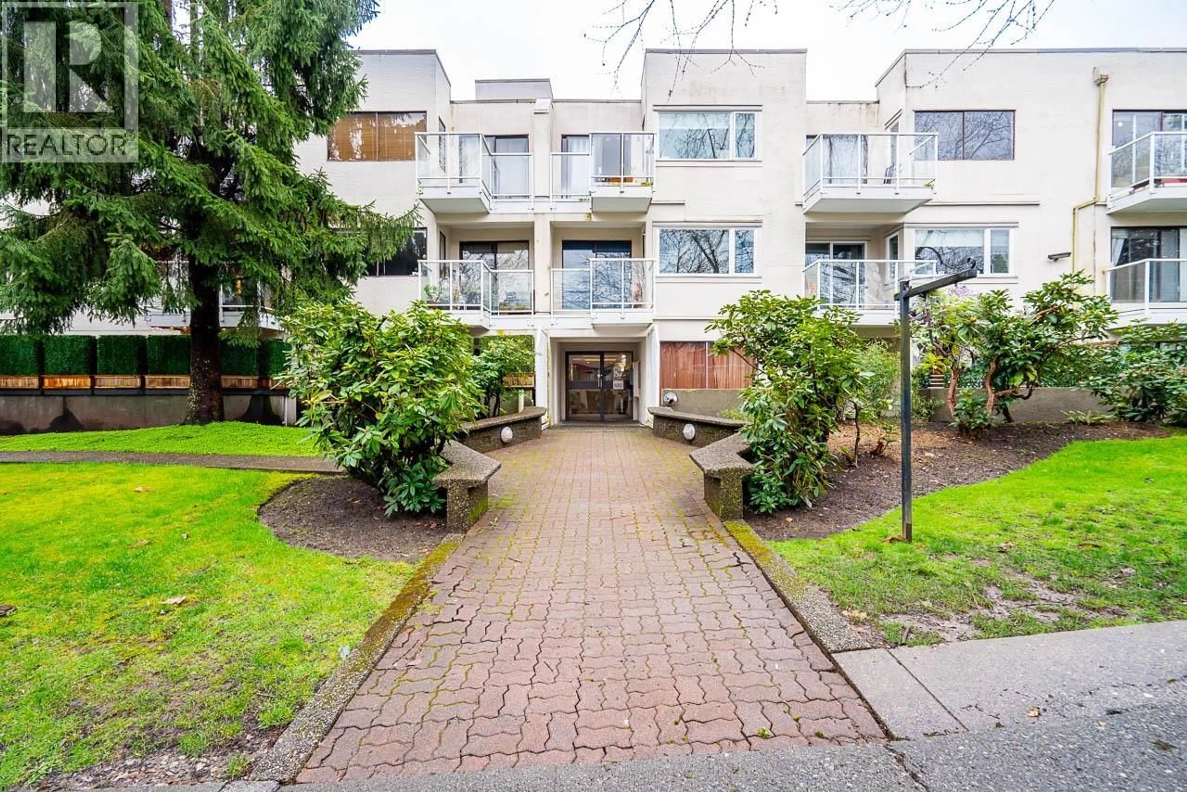 Patio, street for 318 - 830 7TH AVENUE, Vancouver British Columbia V5T4J2
