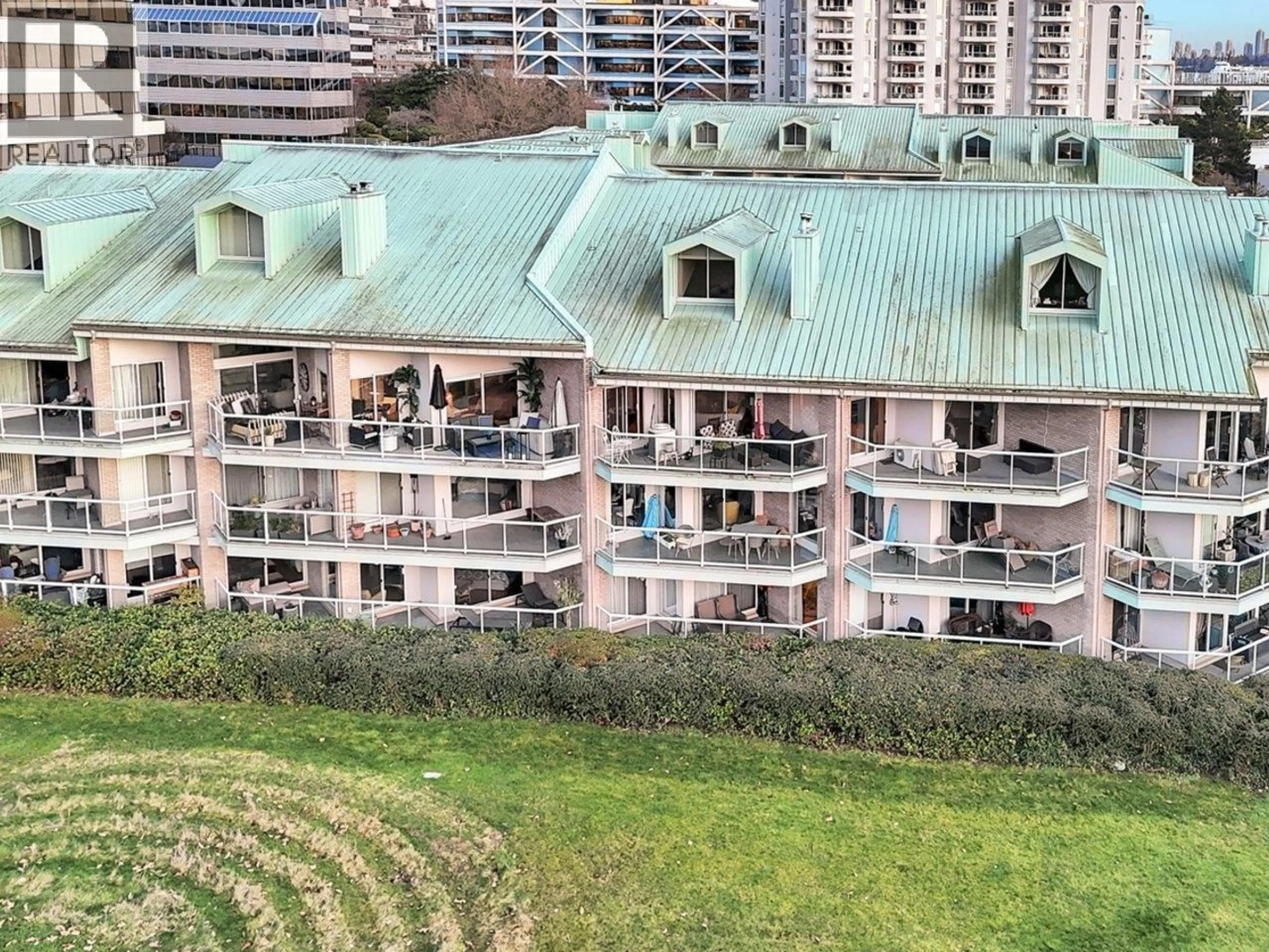 A pic from outside/outdoor area/front of a property/back of a property/a pic from drone, city buildings view from balcony for 1306 - 33 CHESTERFIELD PLACE, North Vancouver British Columbia V7M3K4