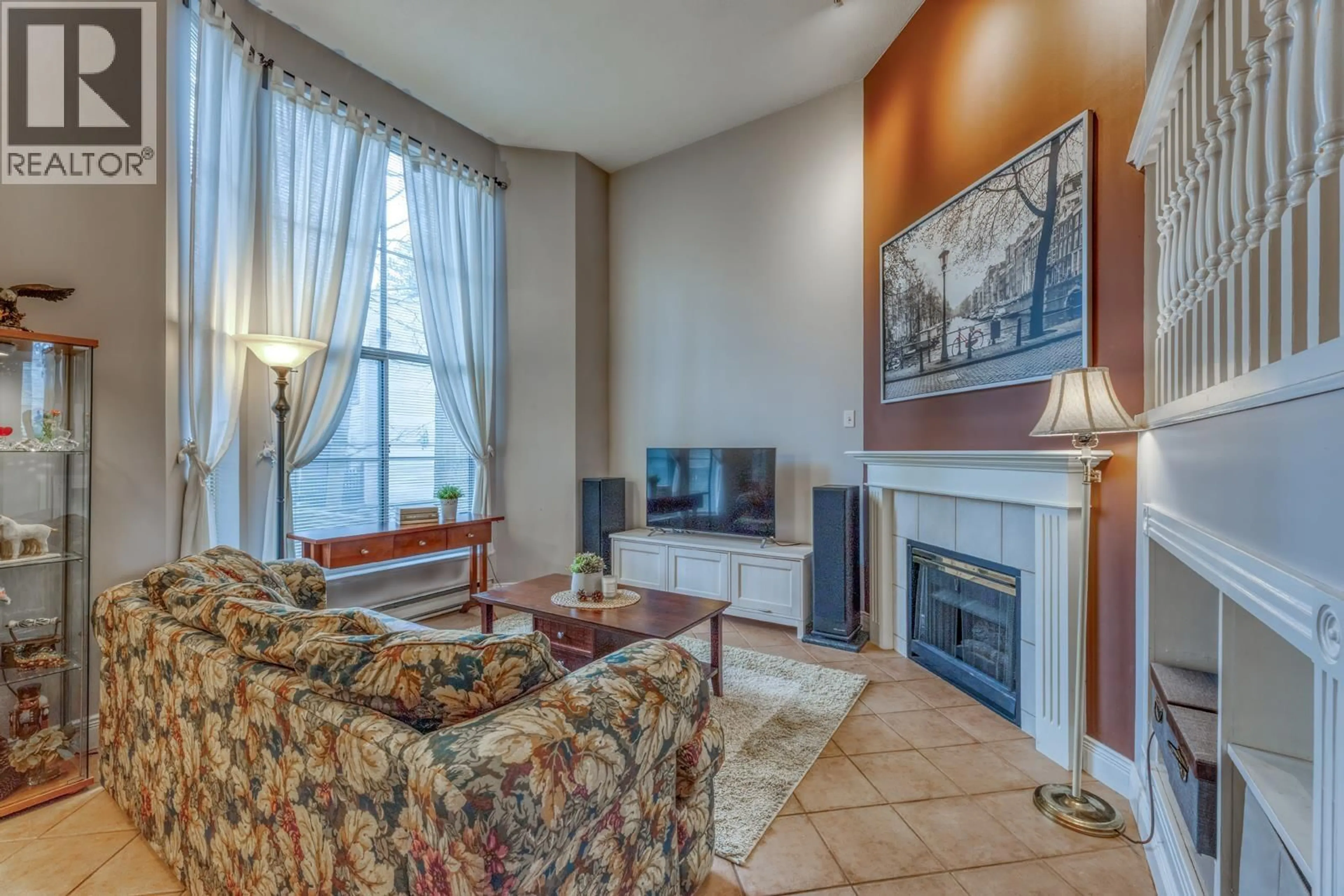 Living room with furniture, ceramic/tile floor for 41 - 19034 MCMYN ROAD, Pitt Meadows British Columbia V3Y2N8