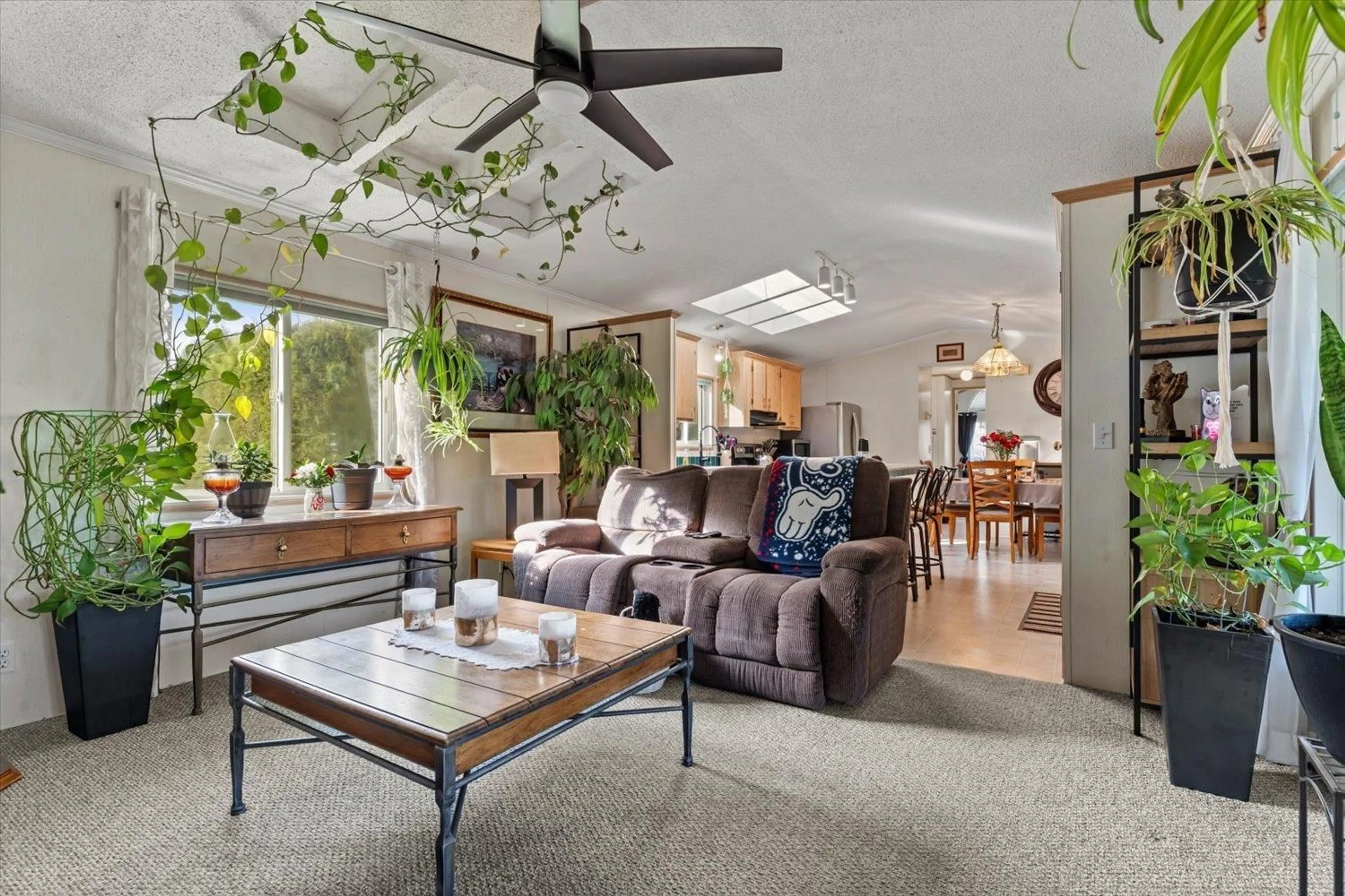 Living room with furniture, unknown for 33 - 45715 ALMA AVENUE, Chilliwack British Columbia V2R3M5