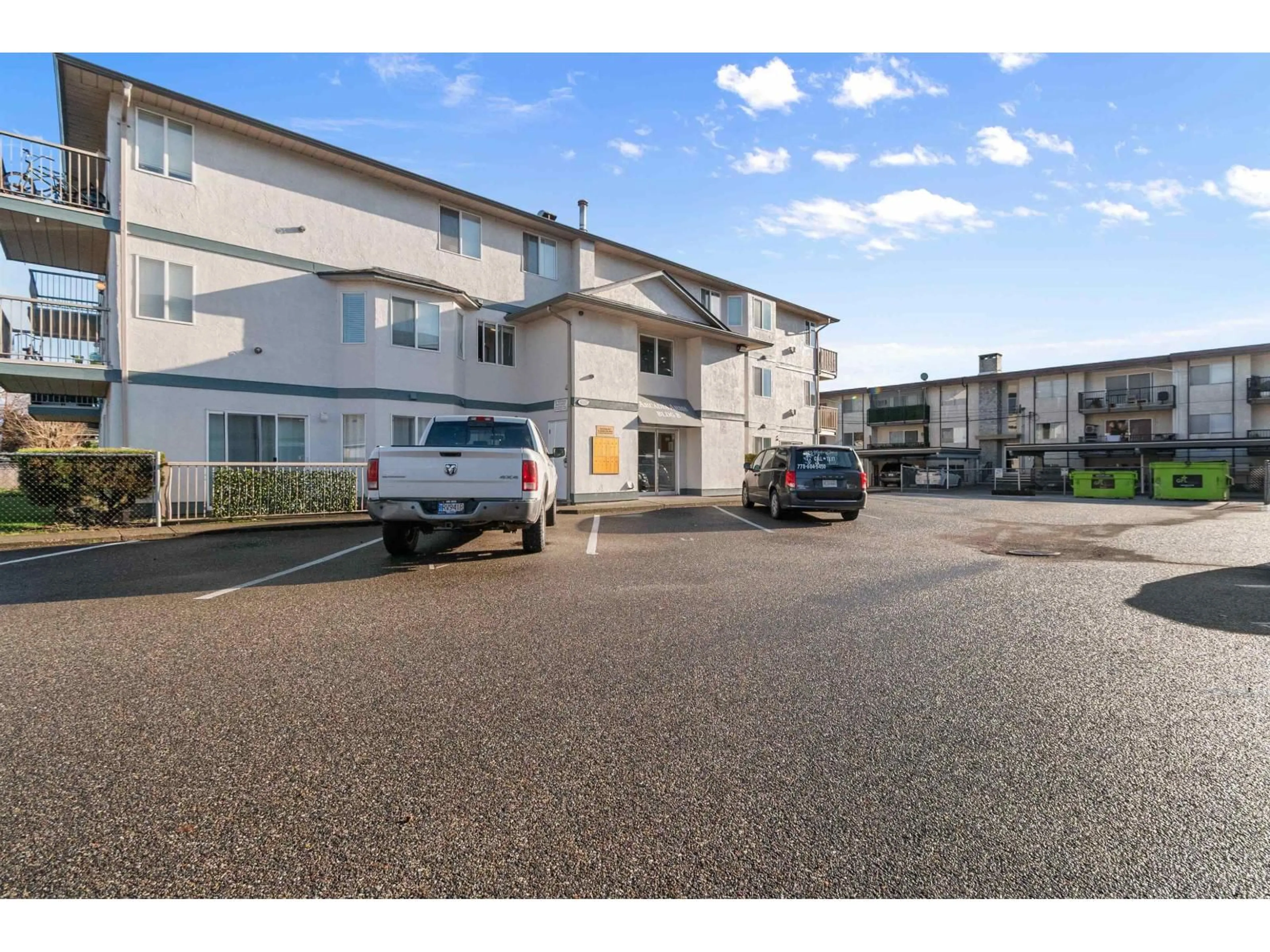 A pic from outside/outdoor area/front of a property/back of a property/a pic from drone, street for 14 - 46160 PRINCESS AVENUE, Chilliwack British Columbia V2P2A7