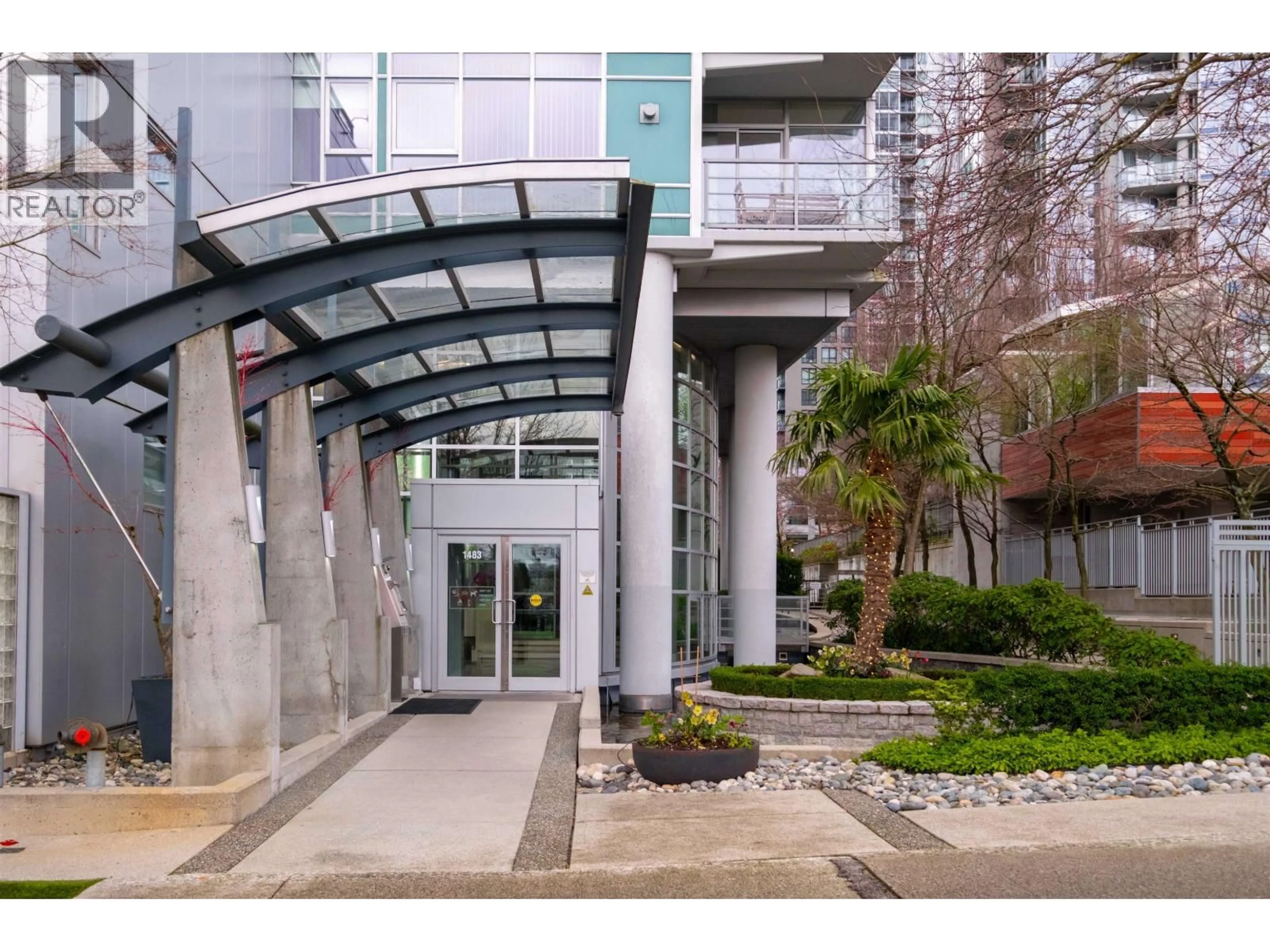 Indoor foyer for 706 - 1483 HOMER STREET, Vancouver British Columbia V6Z3C7