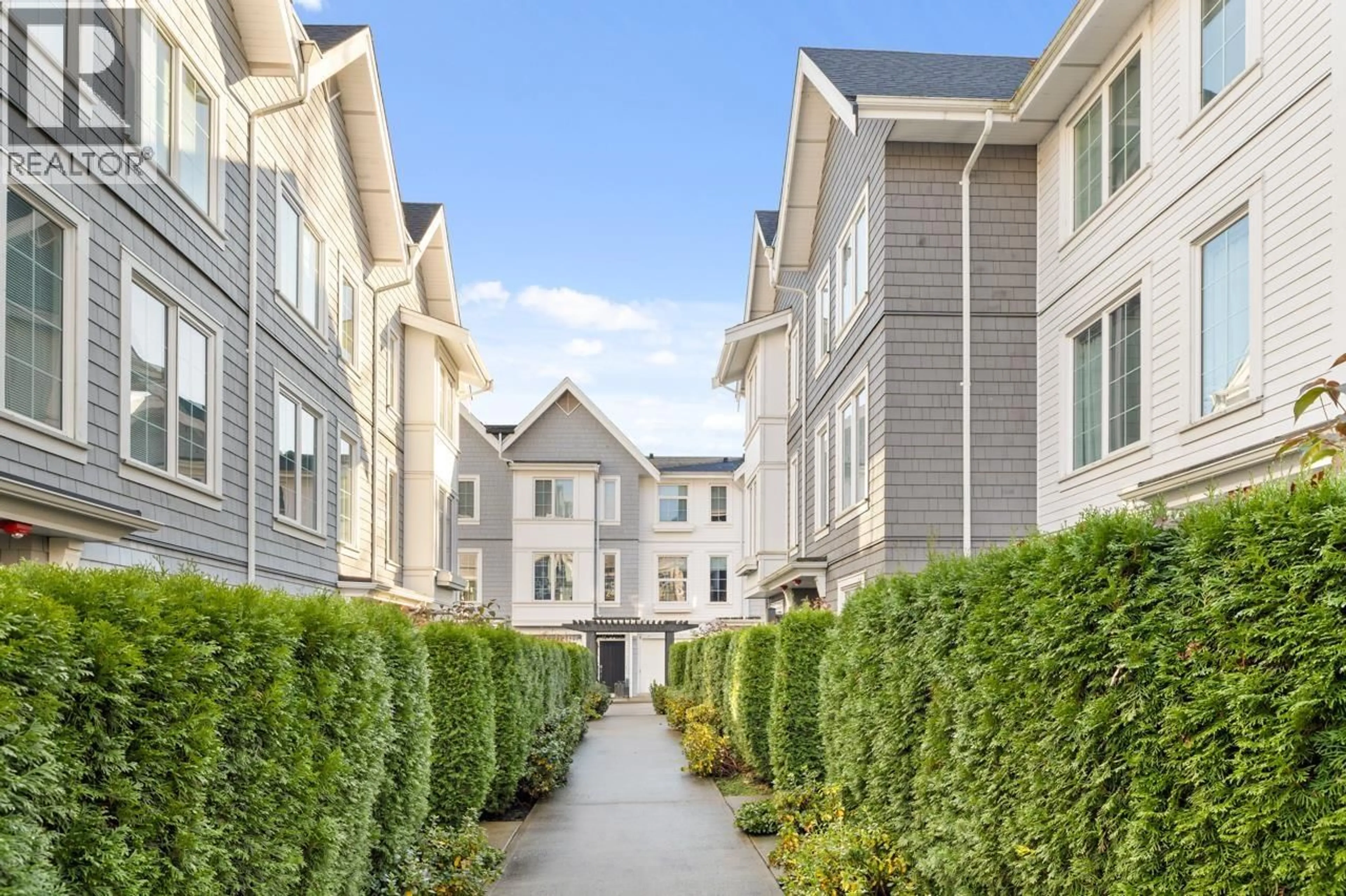 Patio, street for 40 - 2560 PITT RIVER ROAD, Coquitlam British Columbia V3C0G6