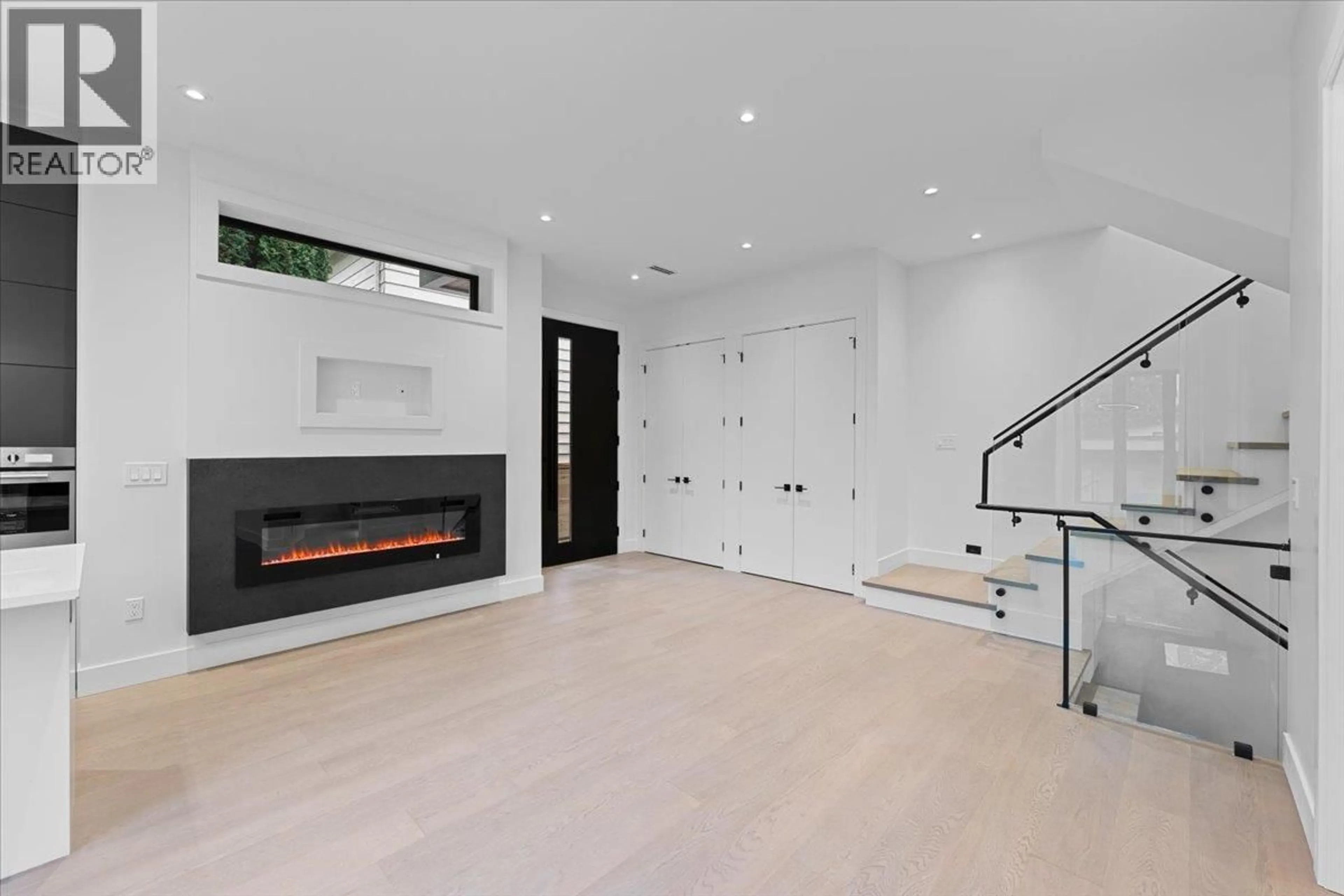 Unknown for 104 - 1518 HATTON AVENUE, Burnaby British Columbia V5A2V1