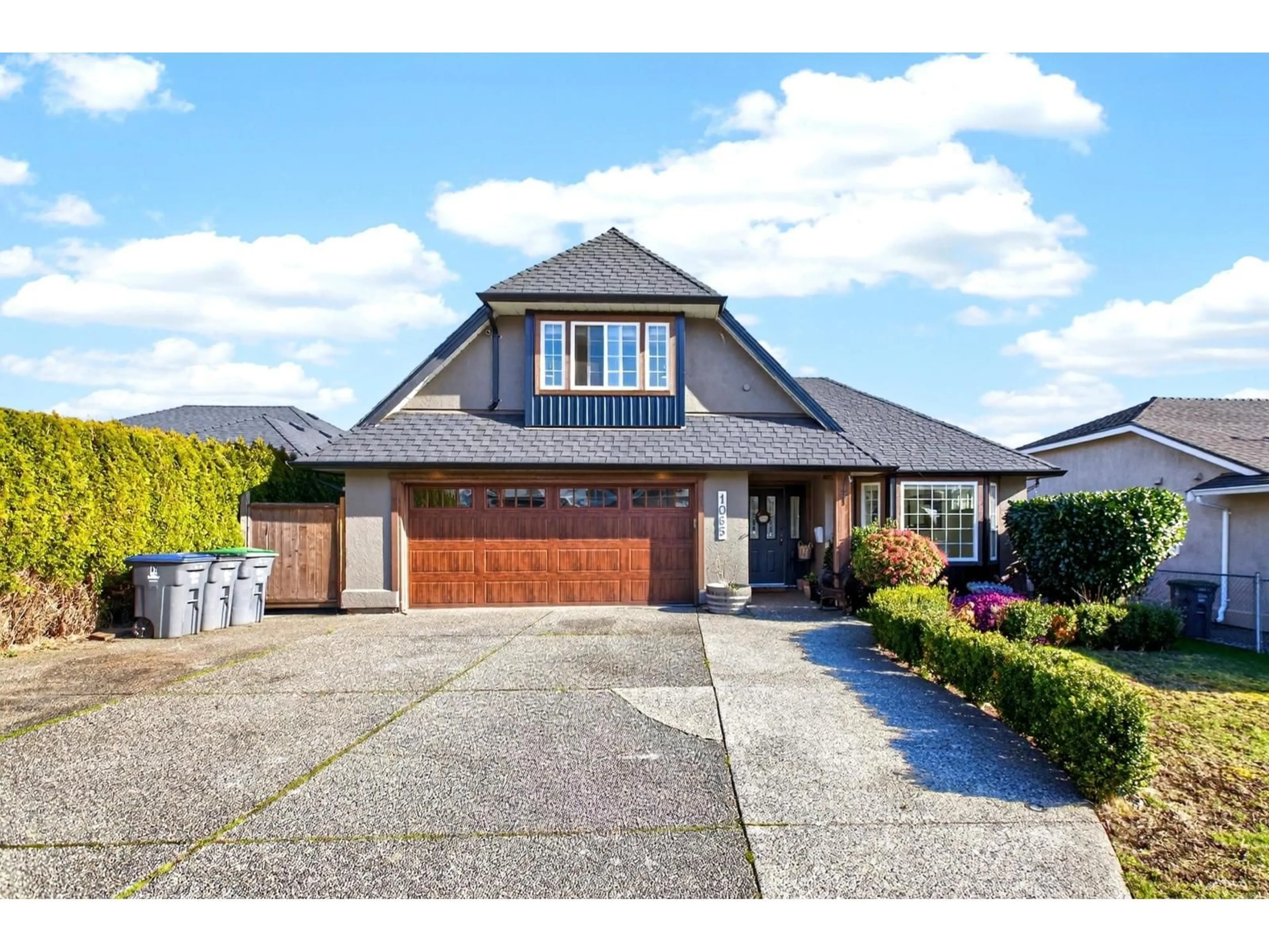 Unknown for 1065 KING GEORGE BOULEVARD, Surrey British Columbia V4A9S7