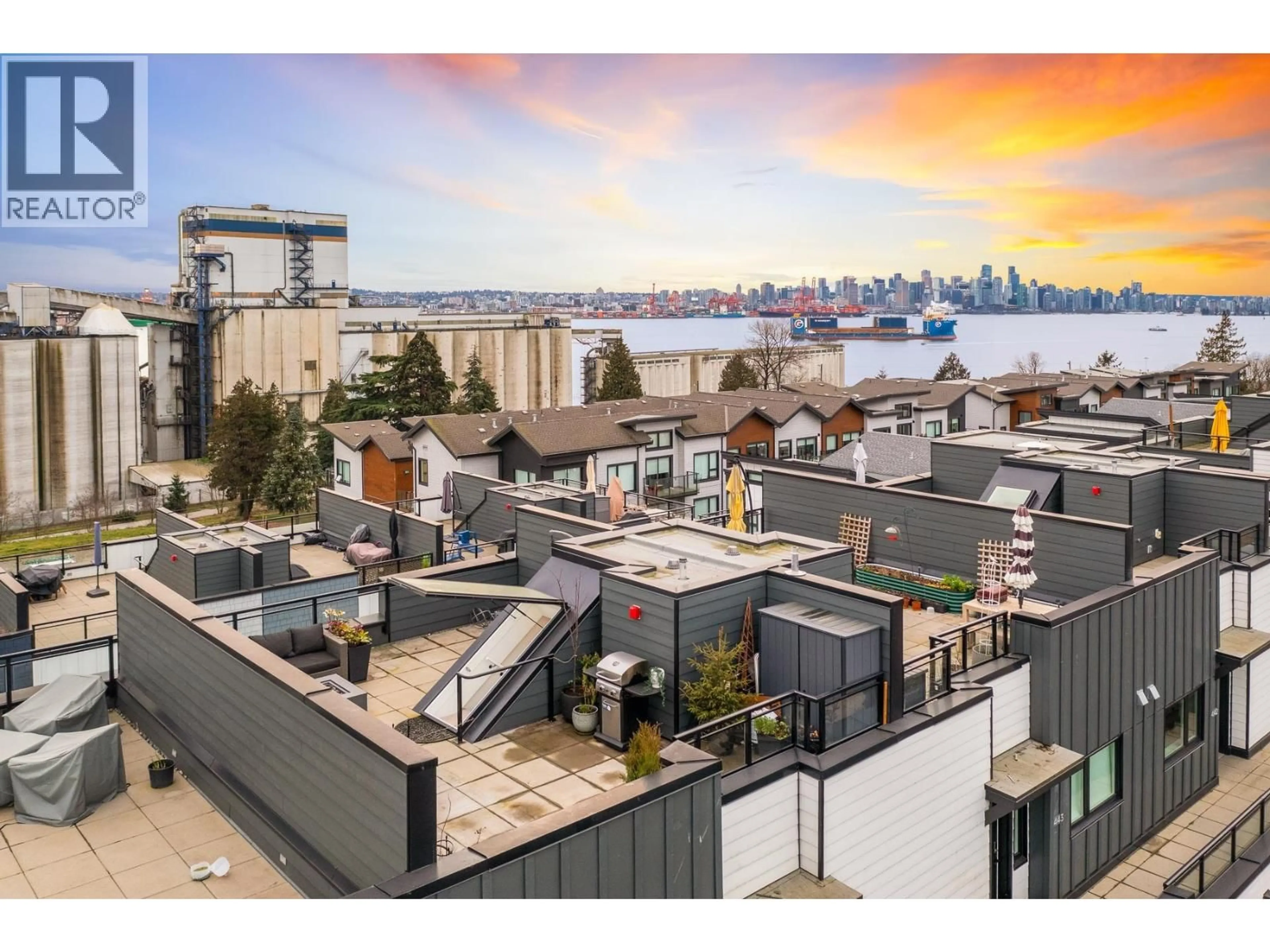 A pic from outside/outdoor area/front of a property/back of a property/a pic from drone, city buildings view from balcony for 444 - 545 2ND STREET, North Vancouver British Columbia V7L1E1