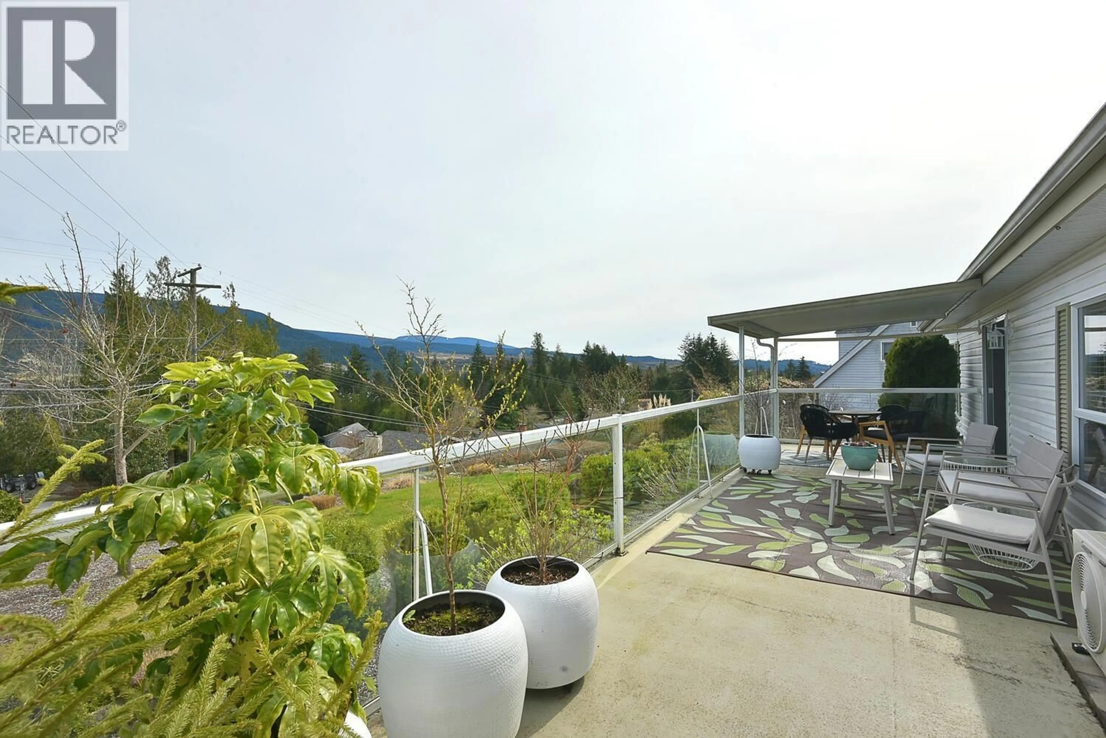 Patio, mountain view for 5987 HARBOUR WAY, Sechelt British Columbia V7Z0L6