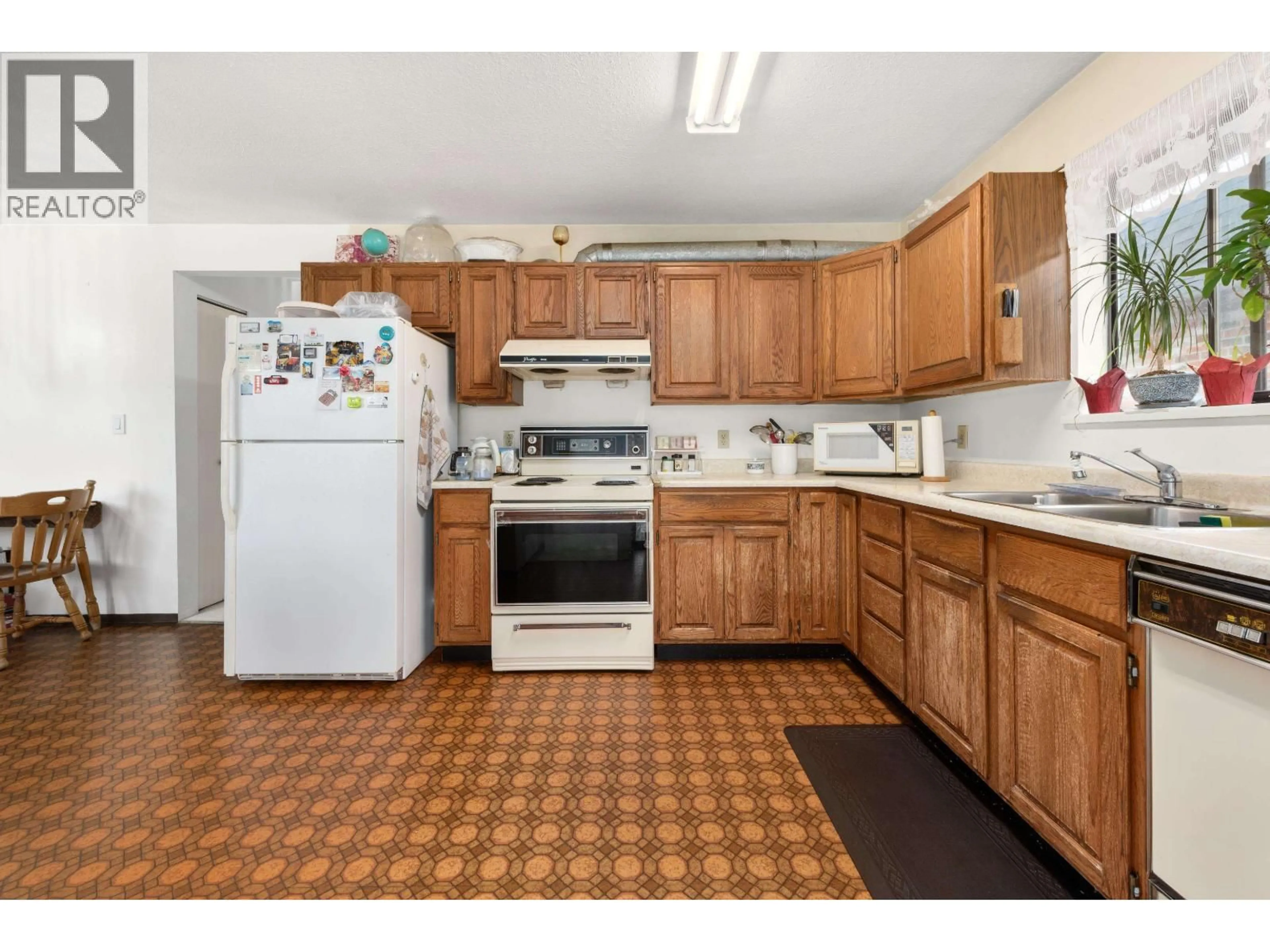 Standard kitchen, unknown for 4240 DUNDAS STREET, Burnaby British Columbia V5C1B1