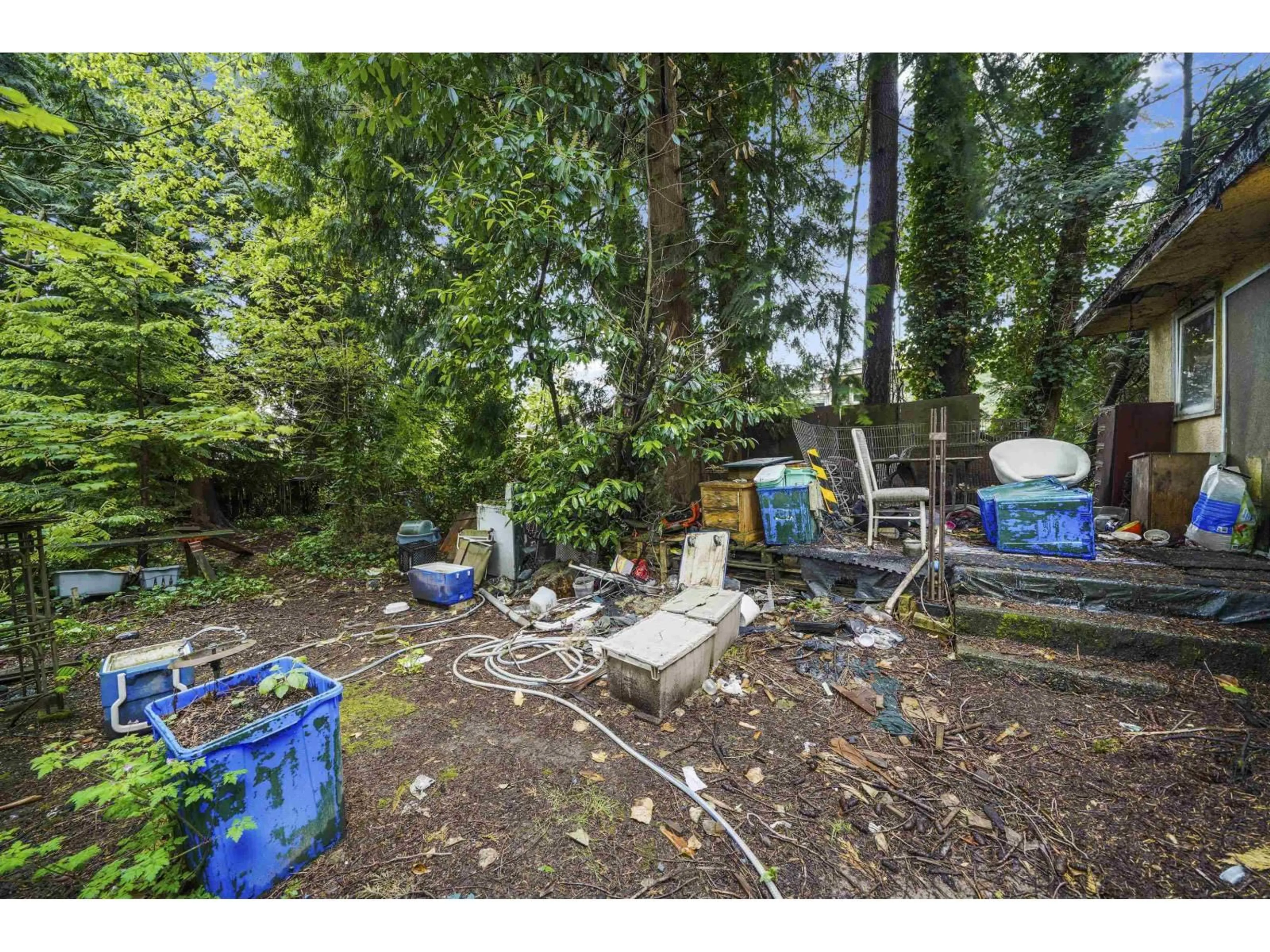 A pic from outside/outdoor area/front of a property/back of a property/a pic from drone, forest/trees view for 14924 90A AVENUE, Surrey British Columbia V3R1B4