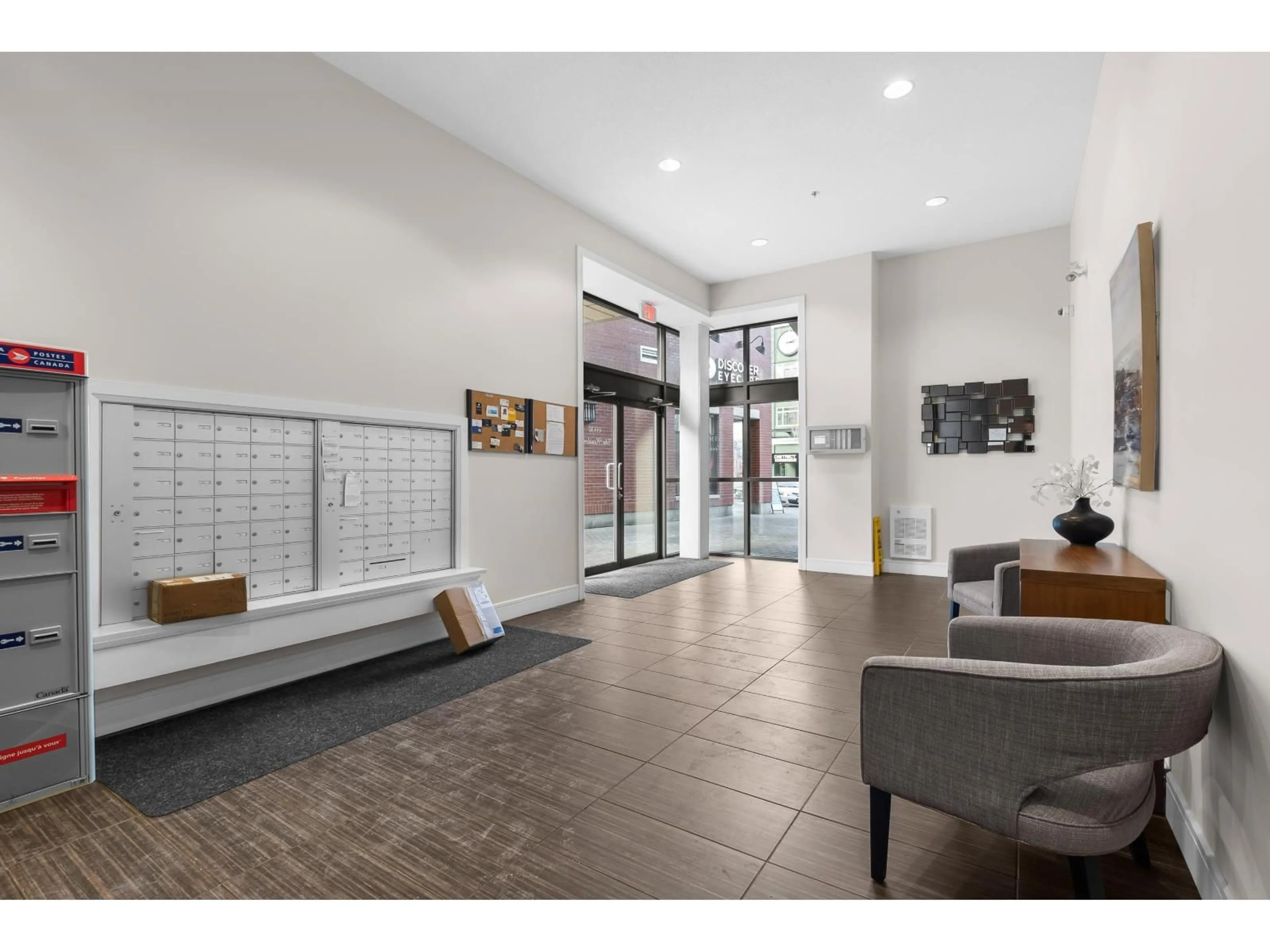 Indoor foyer for 408 - 45530 MARKET WAY, Chilliwack British Columbia V2R0M5