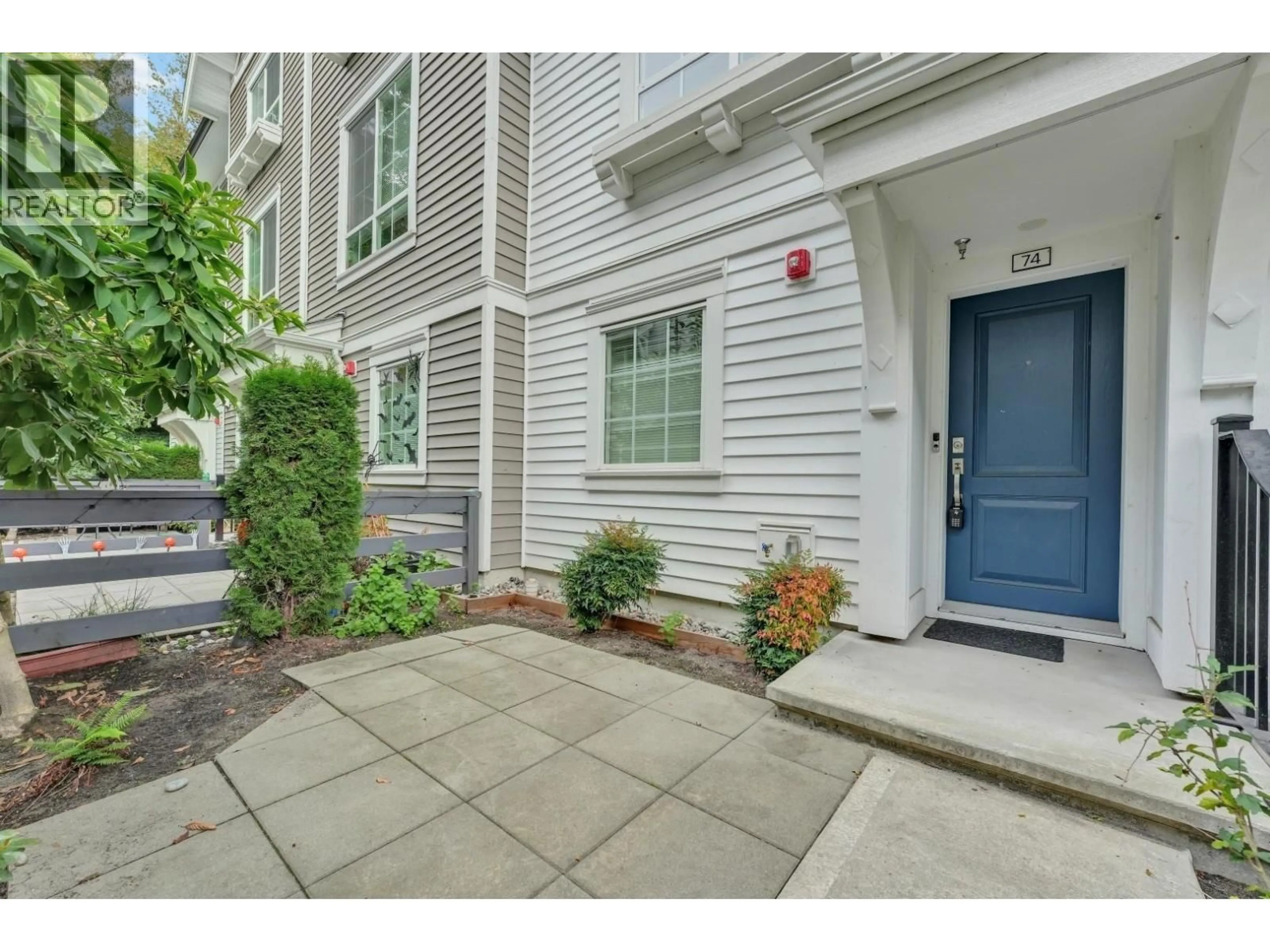 Indoor entryway for 74 - 19696 HAMMOND ROAD, Pitt Meadows British Columbia V3Y0G7