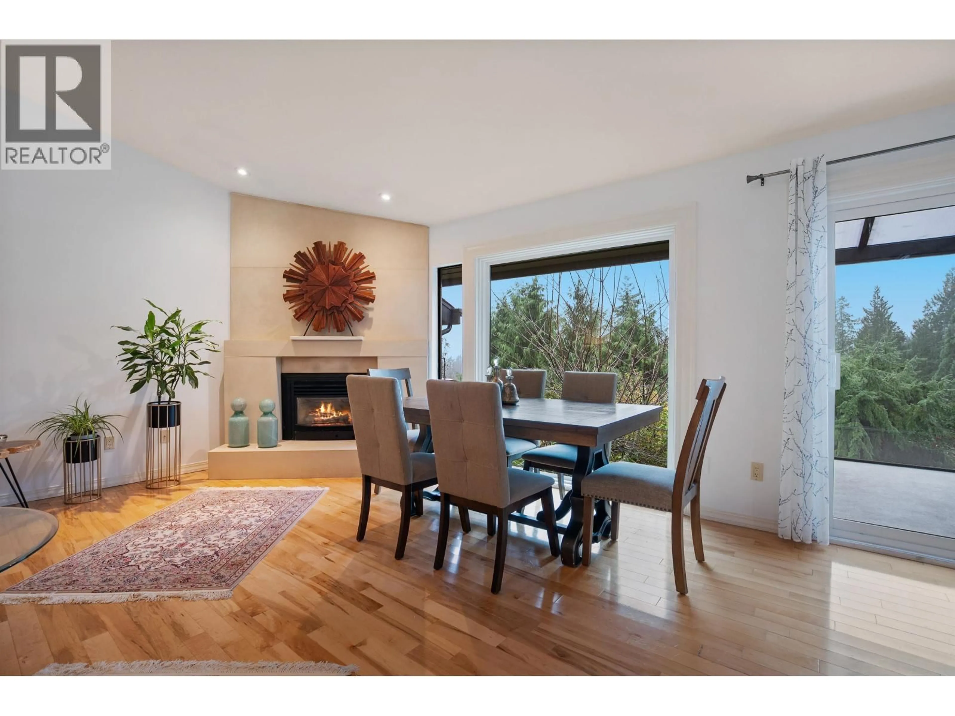 Dining room, wood/laminate floor for 5625 EAGLE COURT, North Vancouver British Columbia V7R4V5