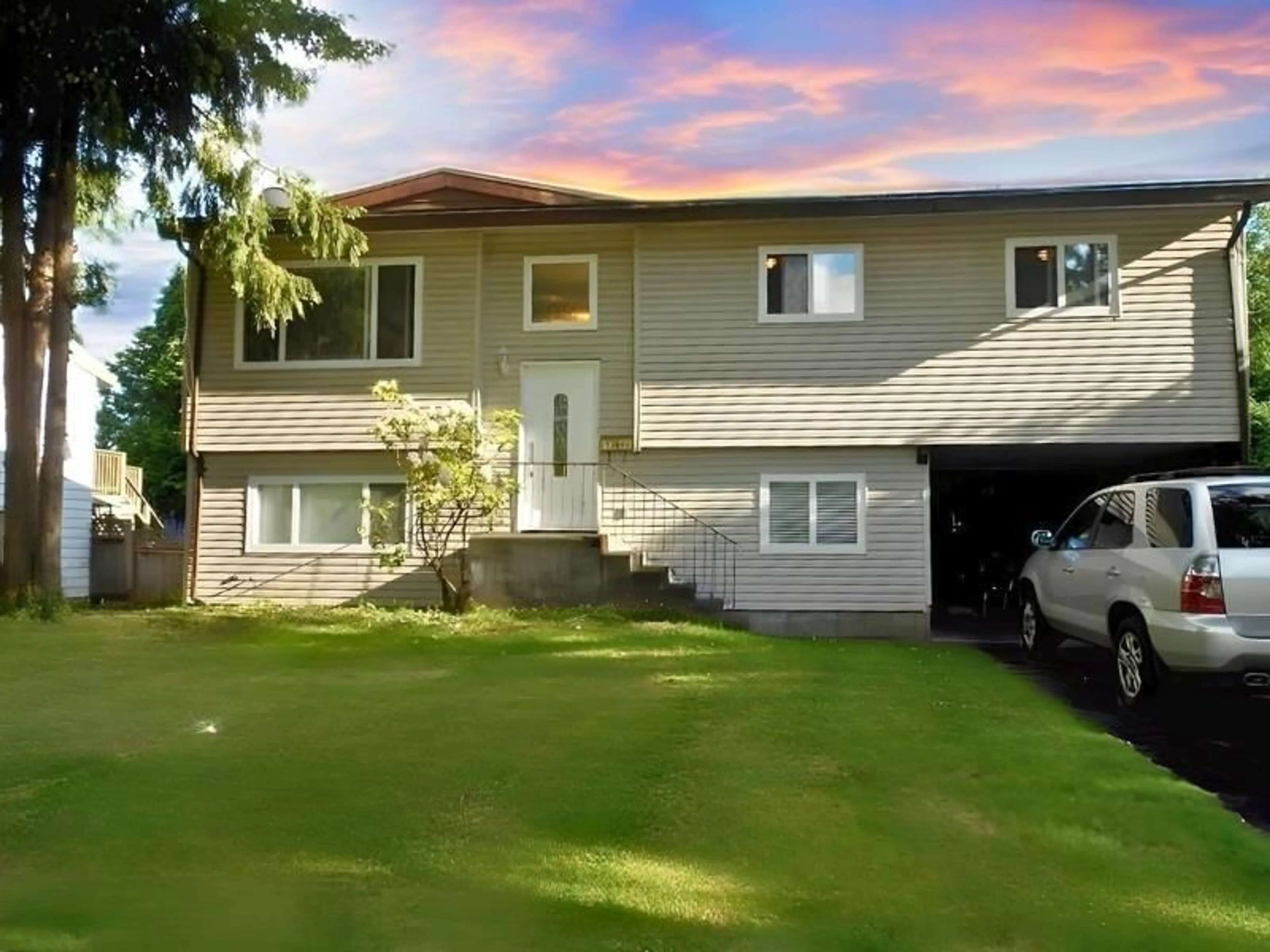 Home with vinyl exterior material, street for 17348 62A AVENUE, Surrey British Columbia V3S5J1