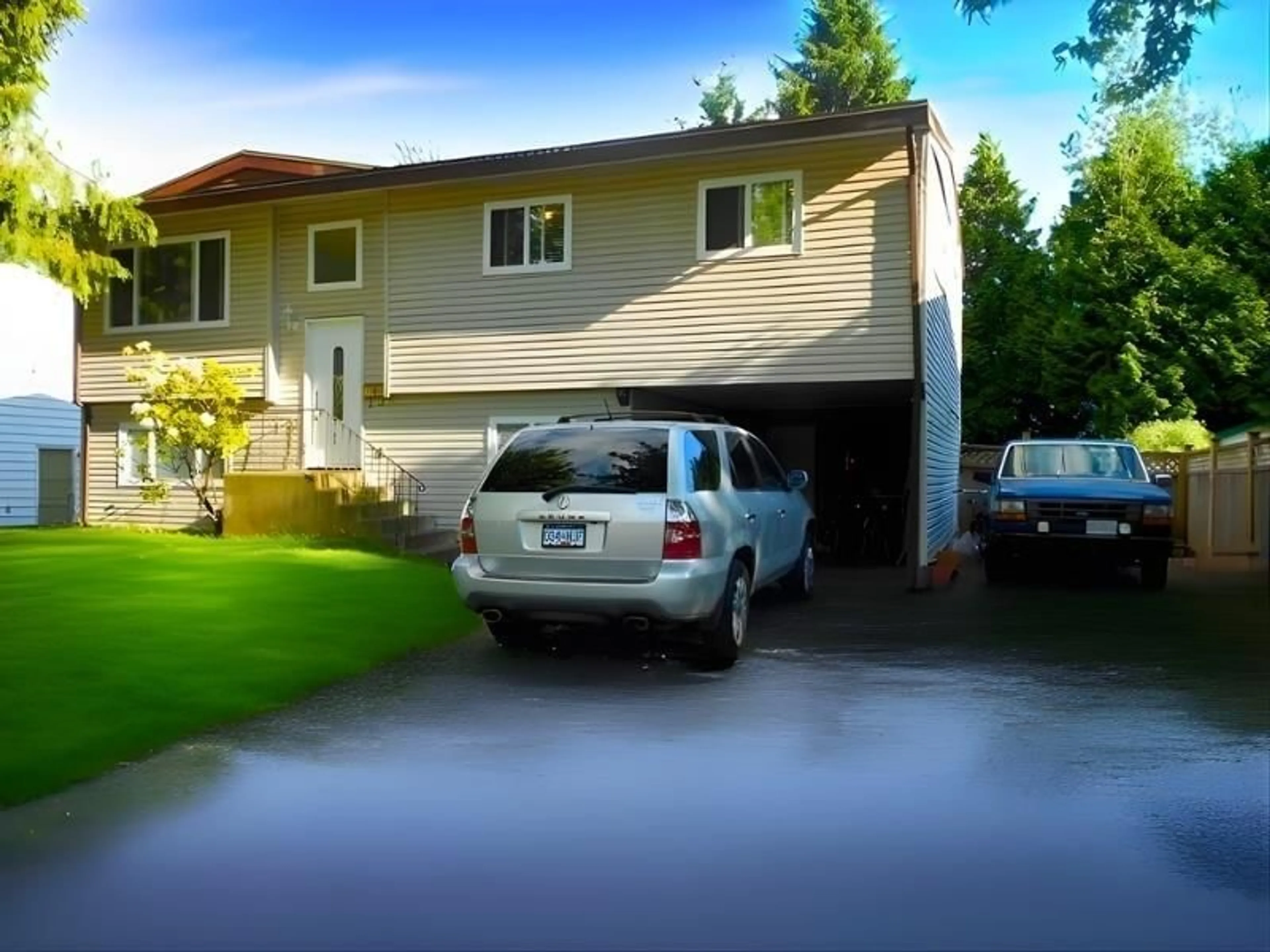 Home with vinyl exterior material, street for 17348 62A AVENUE, Surrey British Columbia V3S5J1