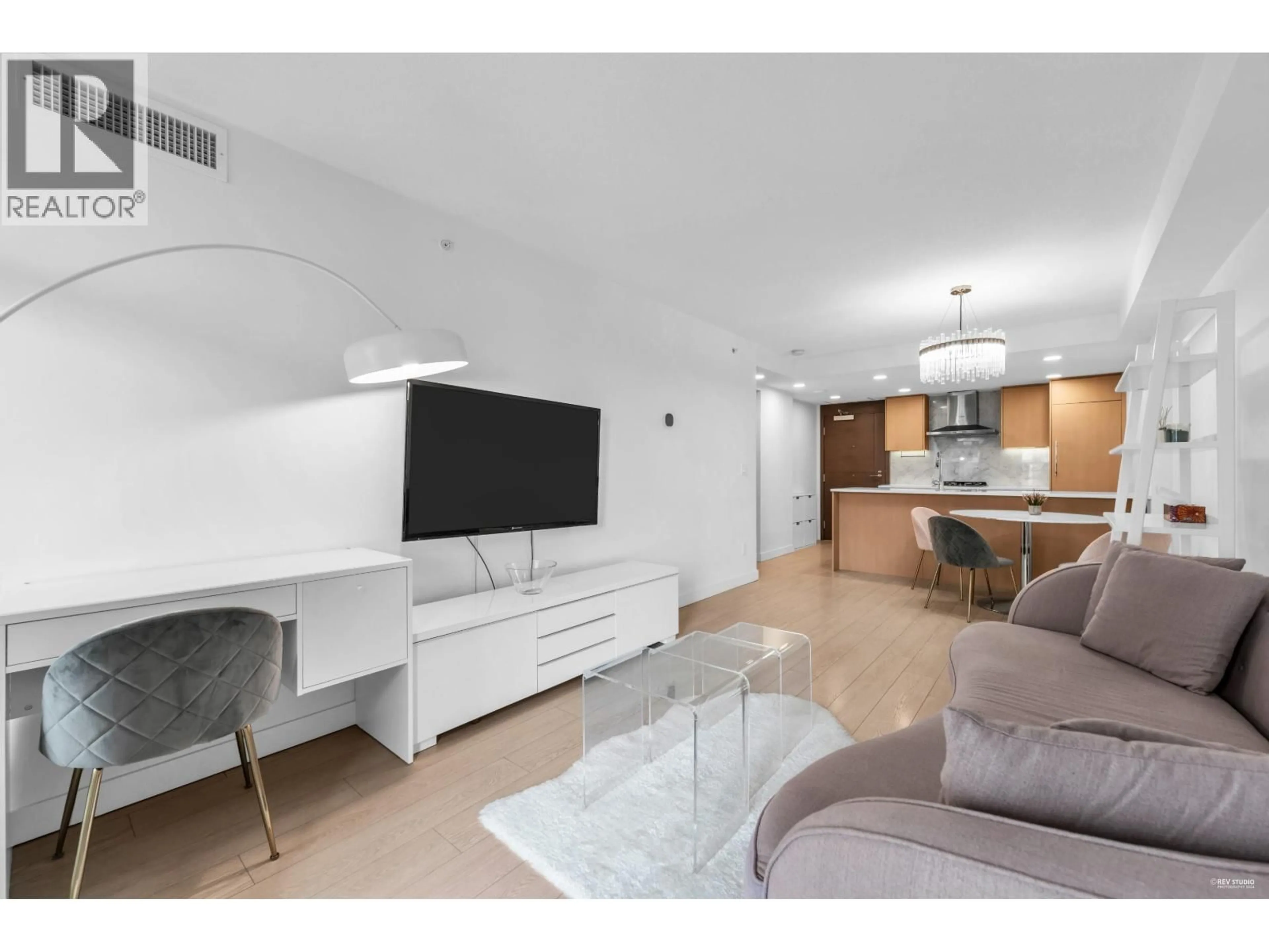 Living room with furniture, unknown for 882 - 3311 KETCHESON ROAD, Richmond British Columbia V6X0S4