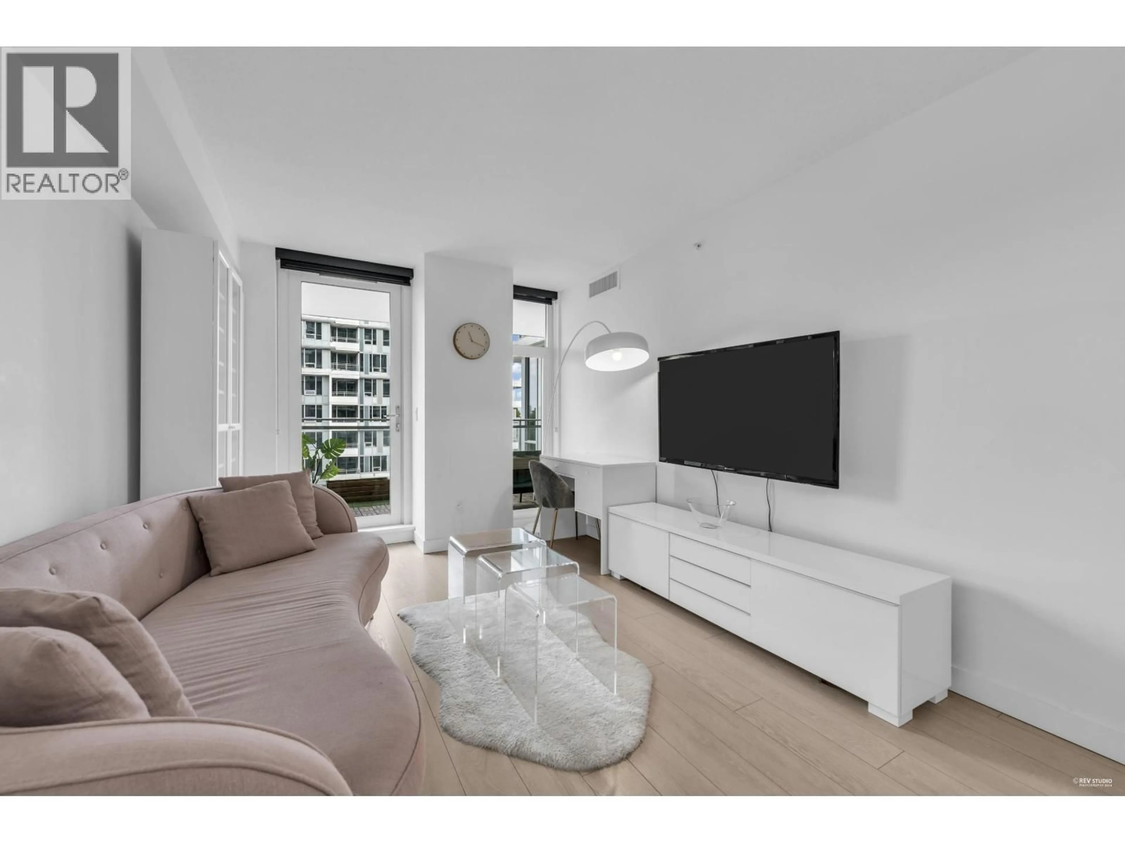 Living room with furniture, unknown for 882 - 3311 KETCHESON ROAD, Richmond British Columbia V6X0S4