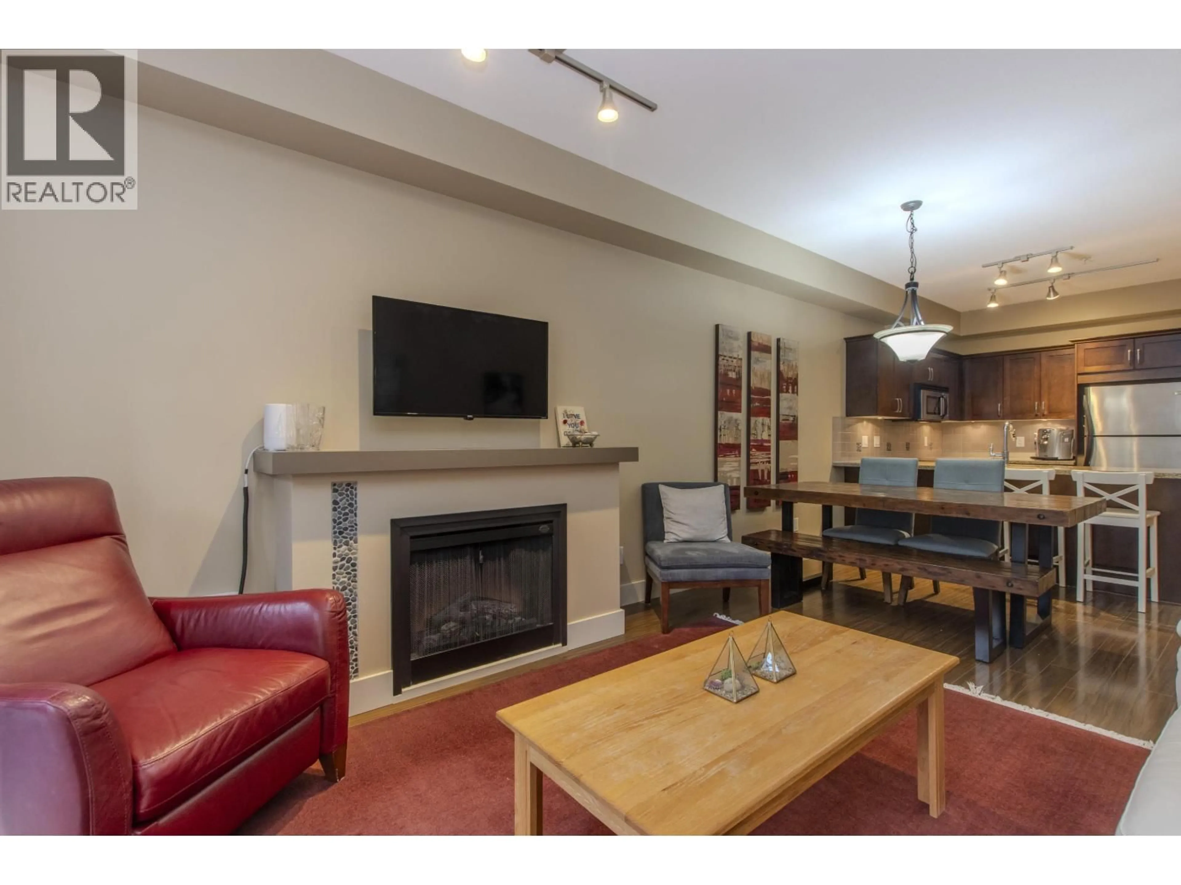 Living room with furniture, unknown for 320 - 1336 MAIN STREET, Squamish British Columbia V8B0R2