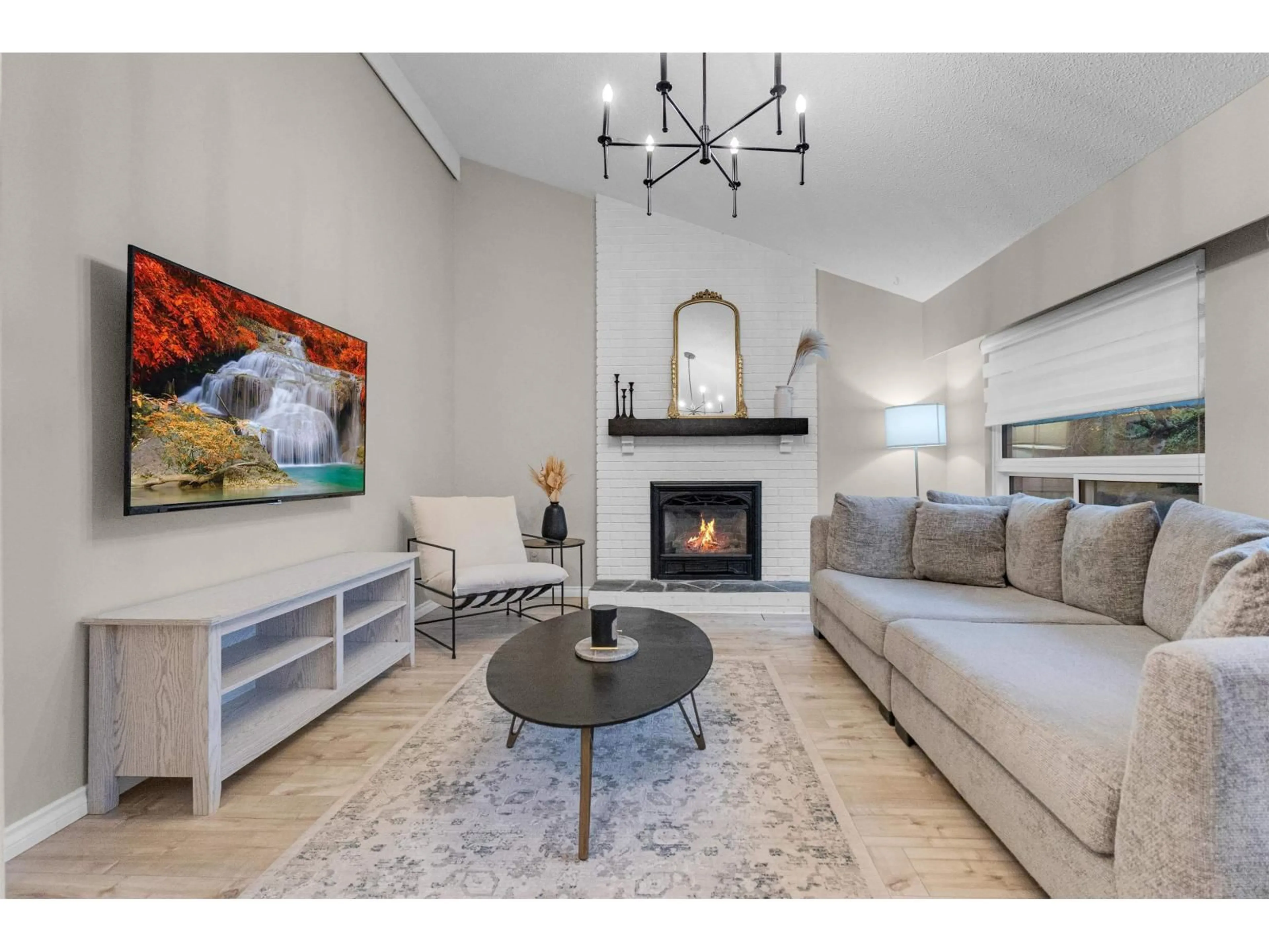 Living room with furniture, unknown for 11585 ROYAL CRESCENT, Surrey British Columbia V3V6V5