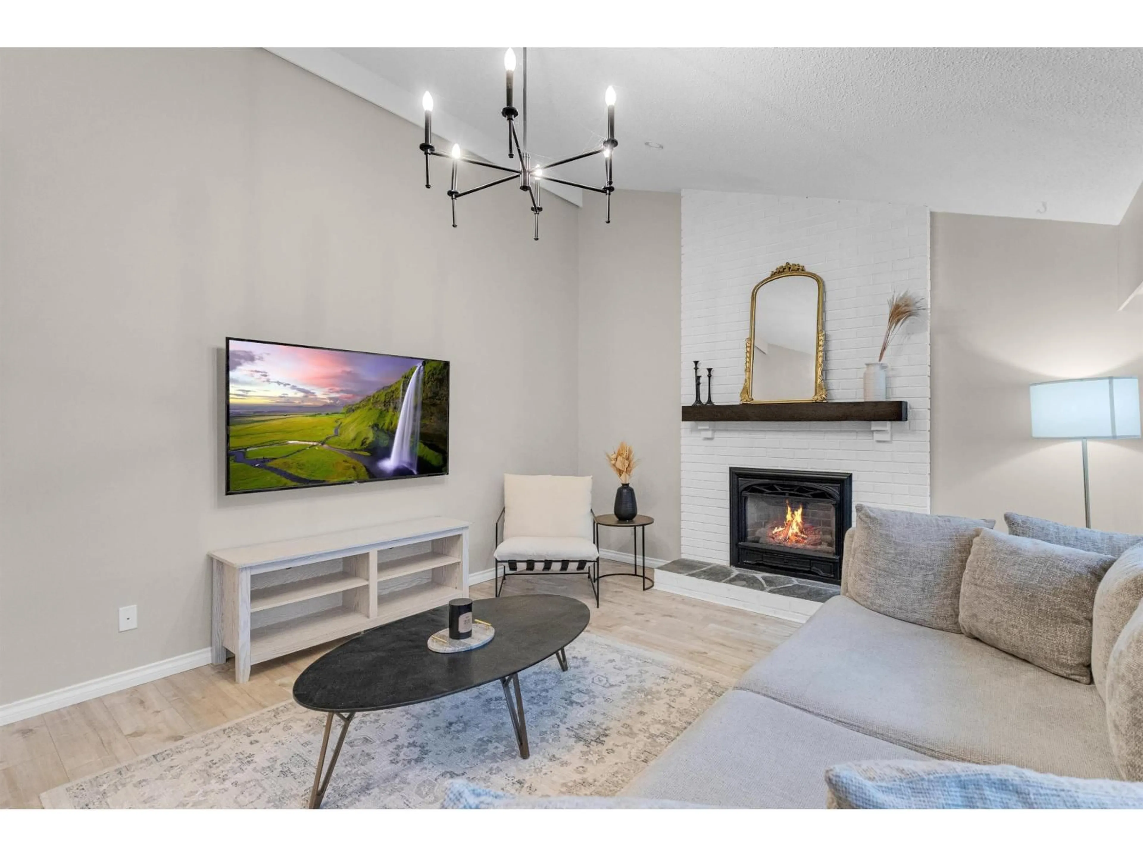 Living room with furniture, unknown for 11585 ROYAL CRESCENT, Surrey British Columbia V3V6V5