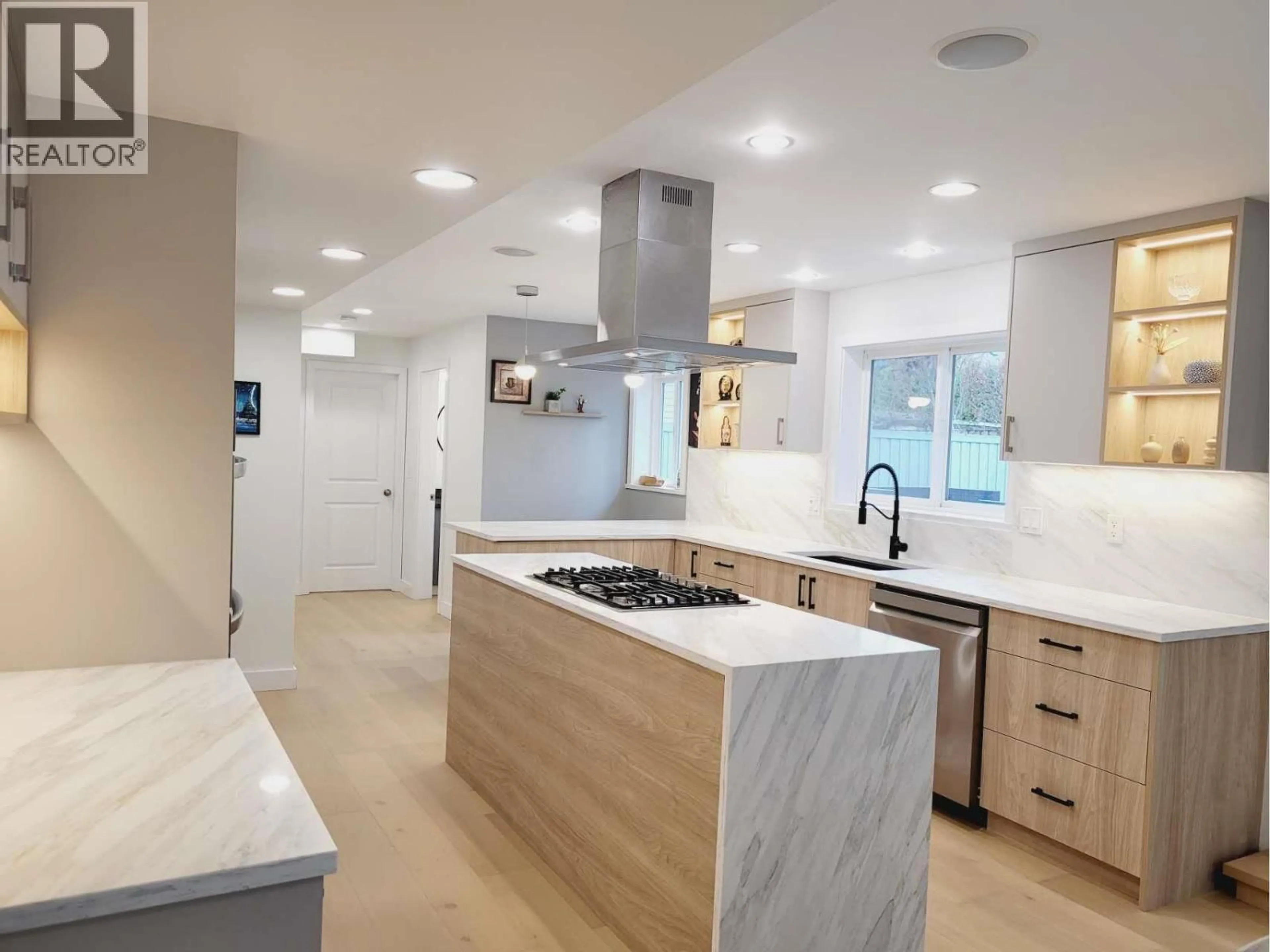 Contemporary kitchen, ceramic/tile floor for 971 51A STREET, Delta British Columbia V4M2X9