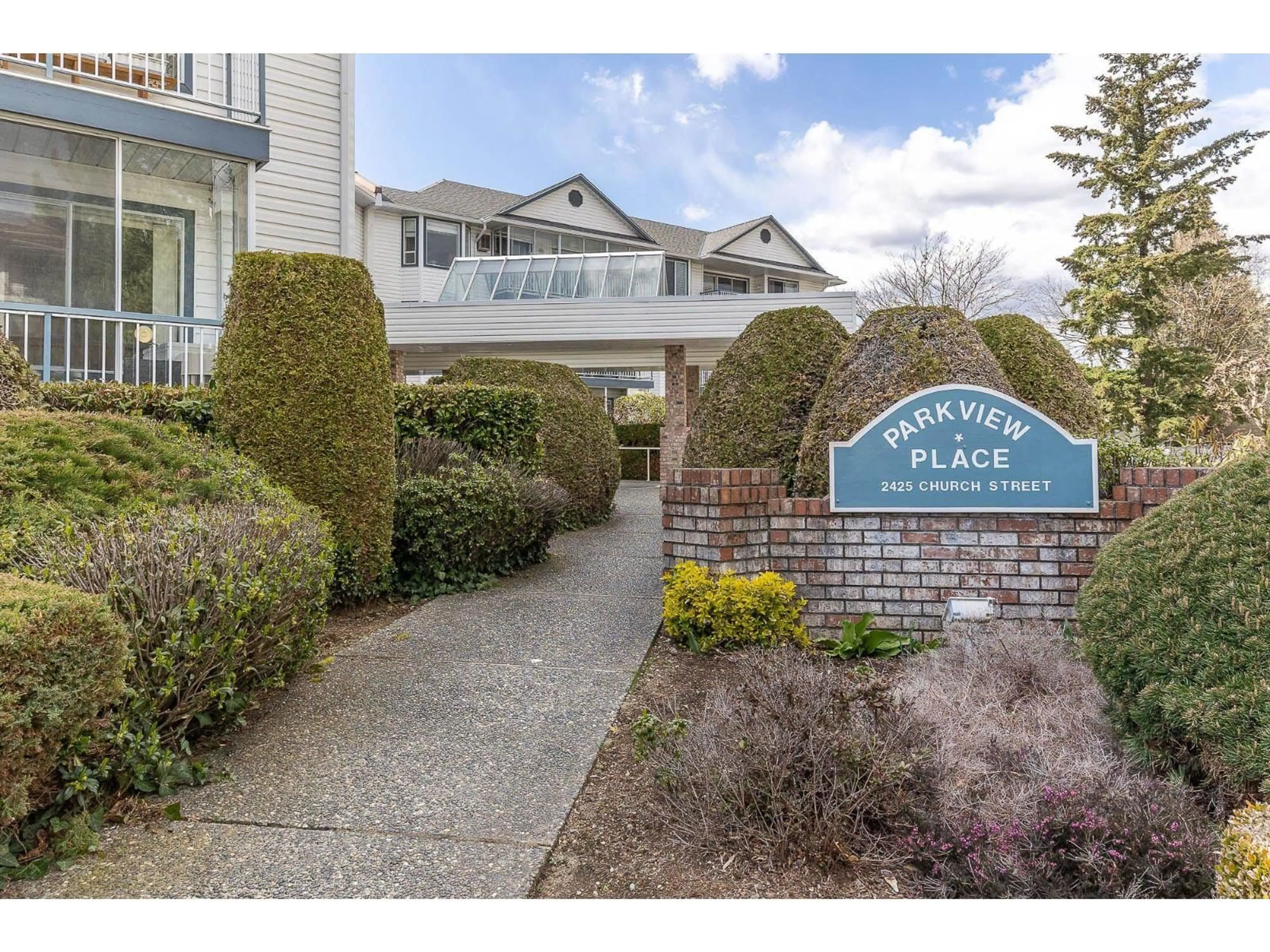 Indoor foyer for 206 - 2425 CHURCH STREET, Abbotsford British Columbia V2T3J8