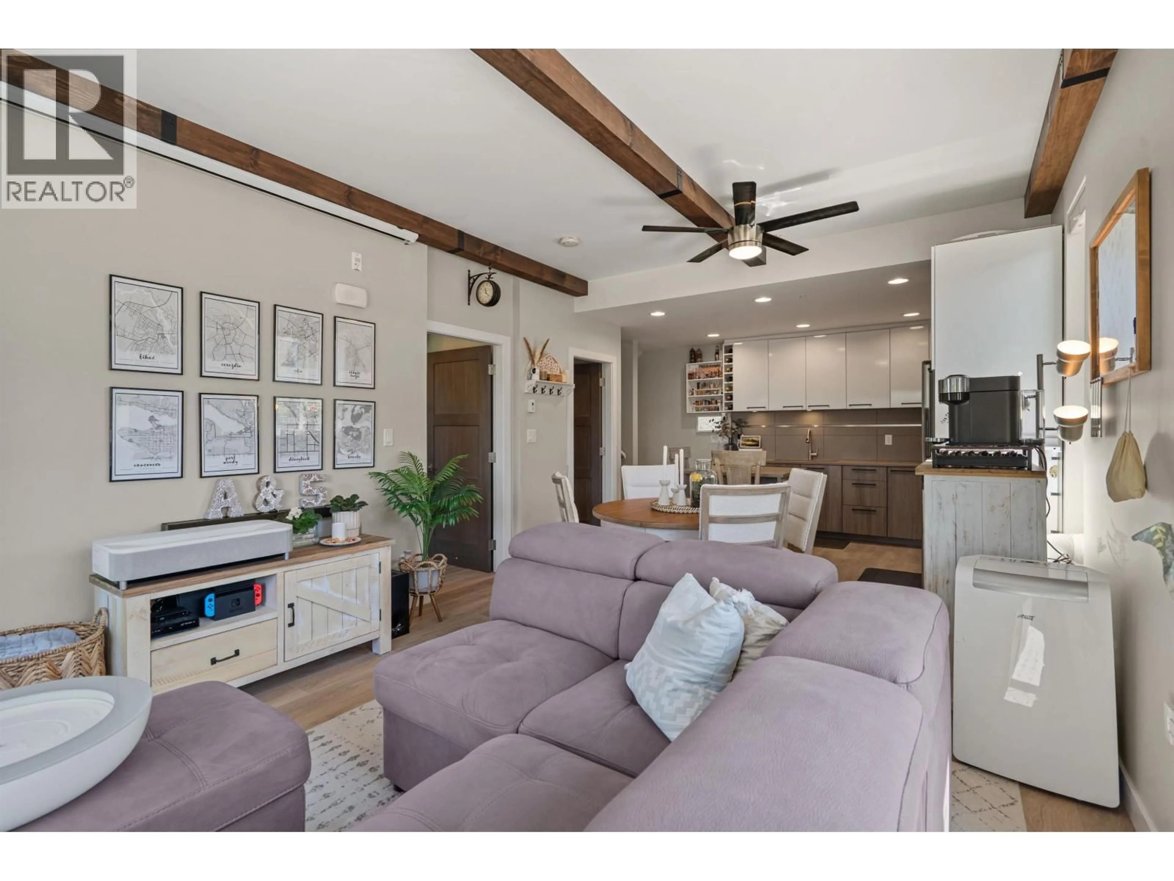 Living room with furniture, unknown for 405 - 9350 UNIVERSITY HIGH STREET, Burnaby British Columbia V5A0B6